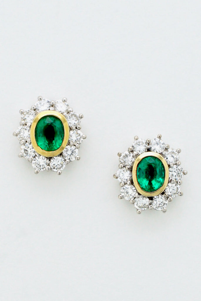 Vintage 18k Yellow Gold Emerald Diamond Cluster Stud Earrings