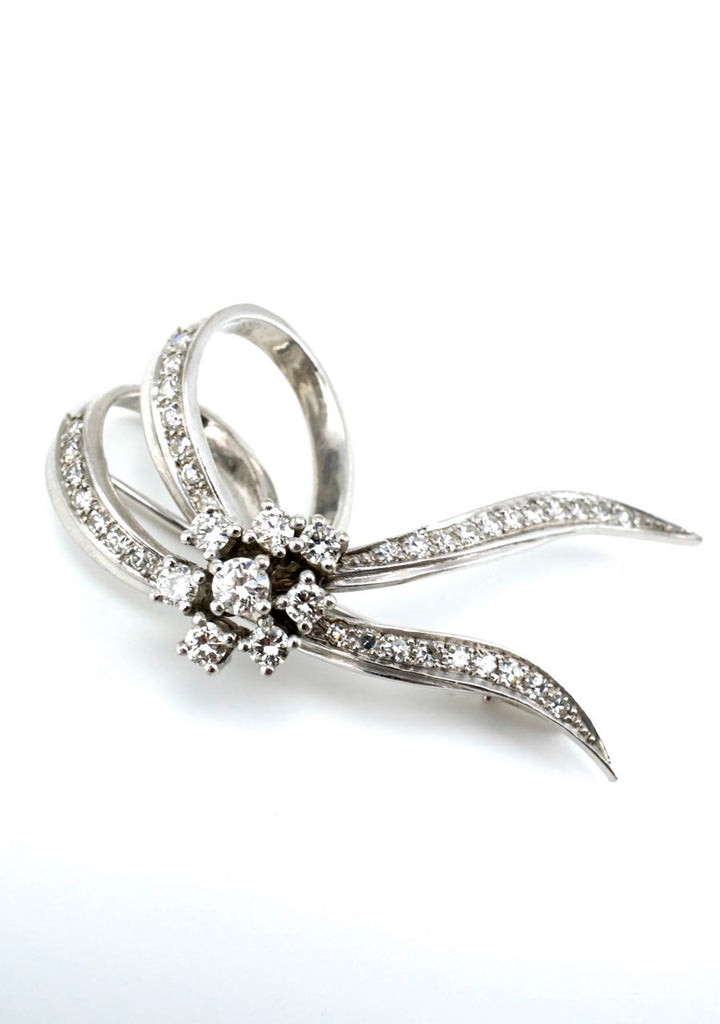 18k white gold diamond ribbon brooch pin 1960s