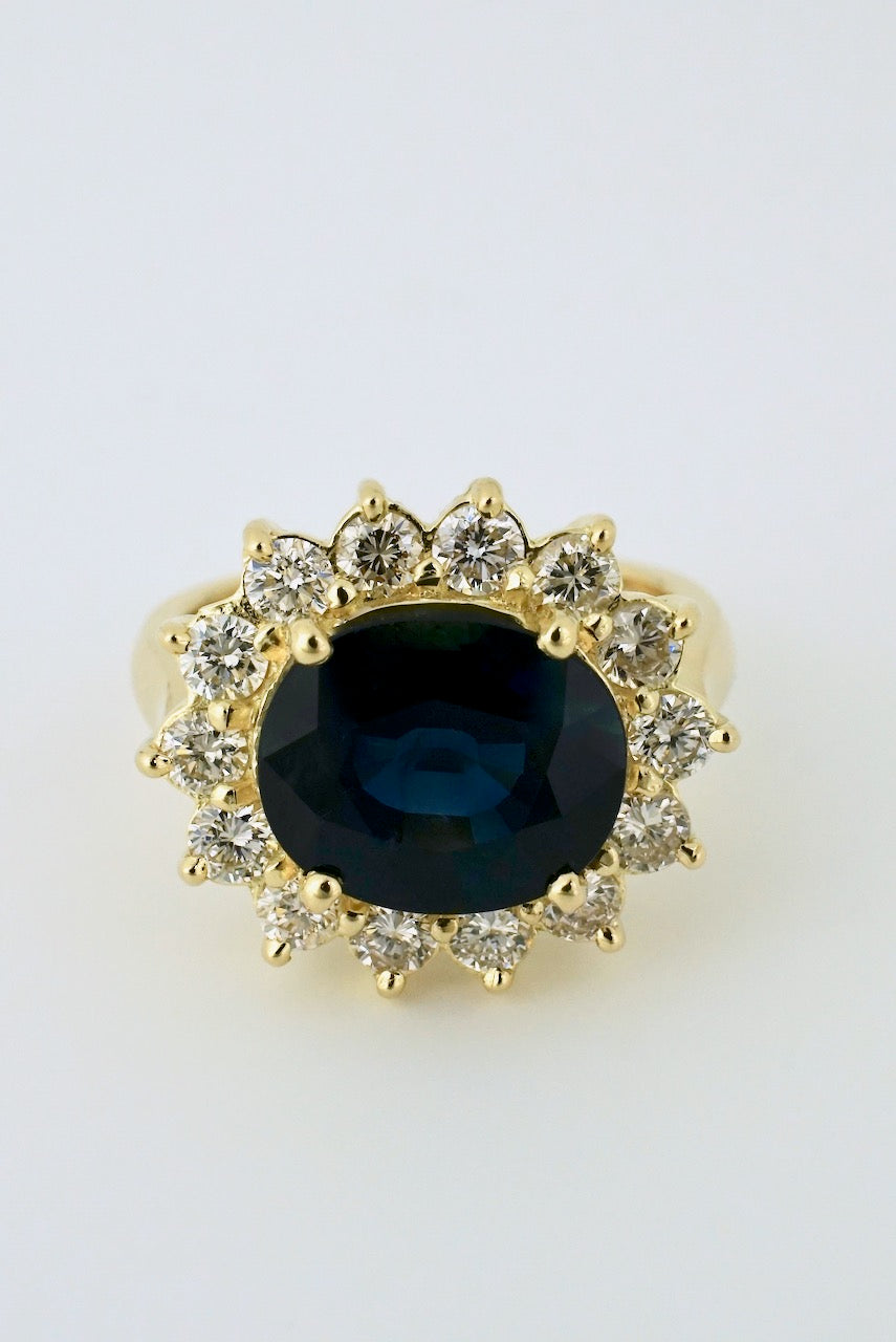 Vintage 18k Yellow Gold Diamond Sapphire Cluster Ring
