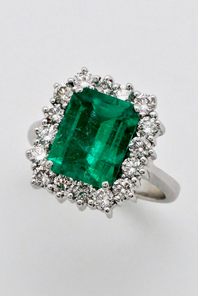 Vintage 18k White Gold Emerald and Diamond Ring