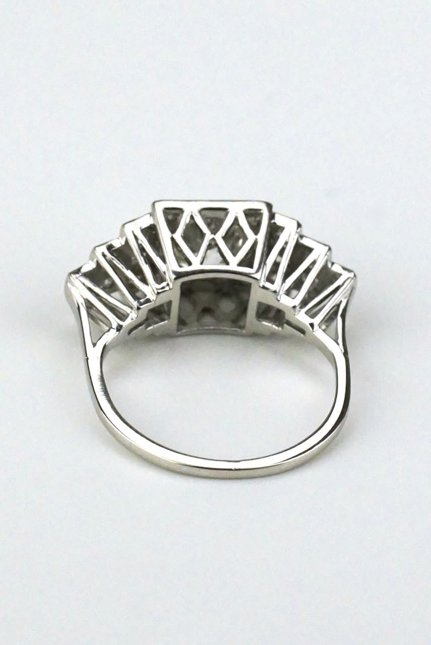 Art Deco diamond platinum ring