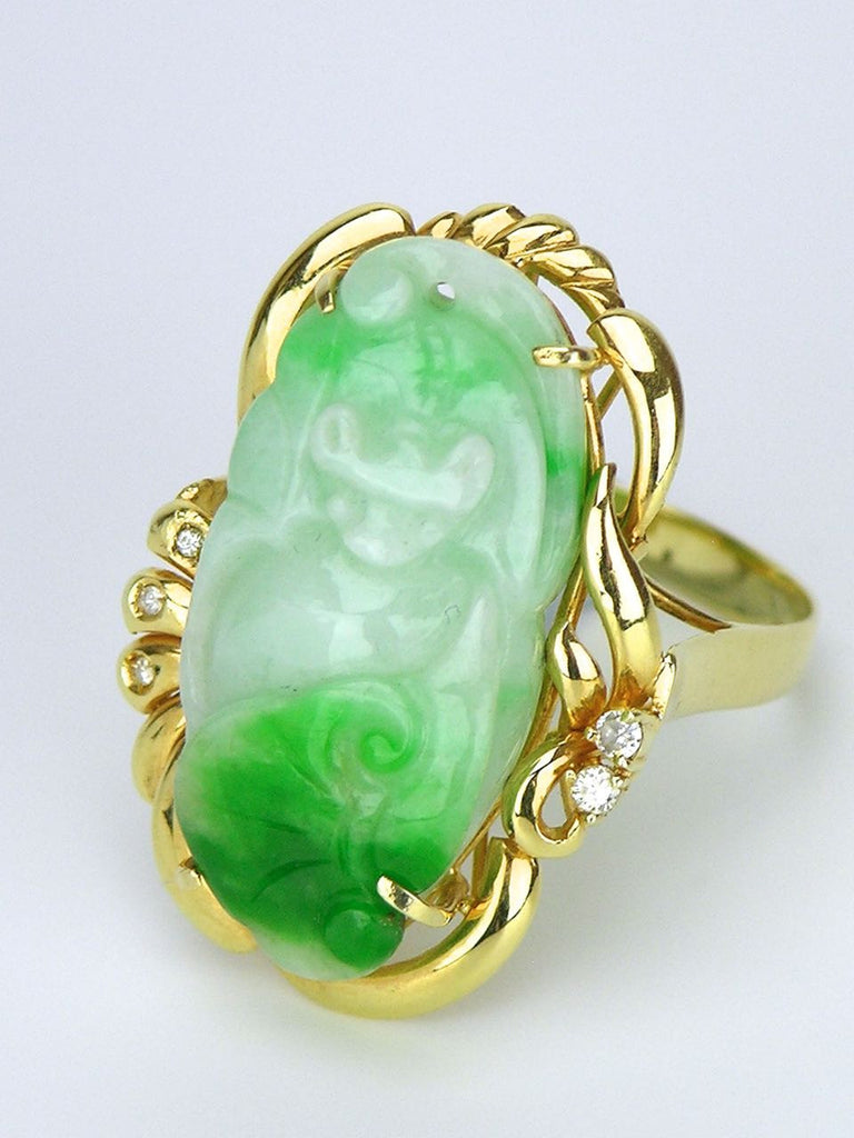 Vintage 14k Yellow Gold Carved Jade and Diamond Ring