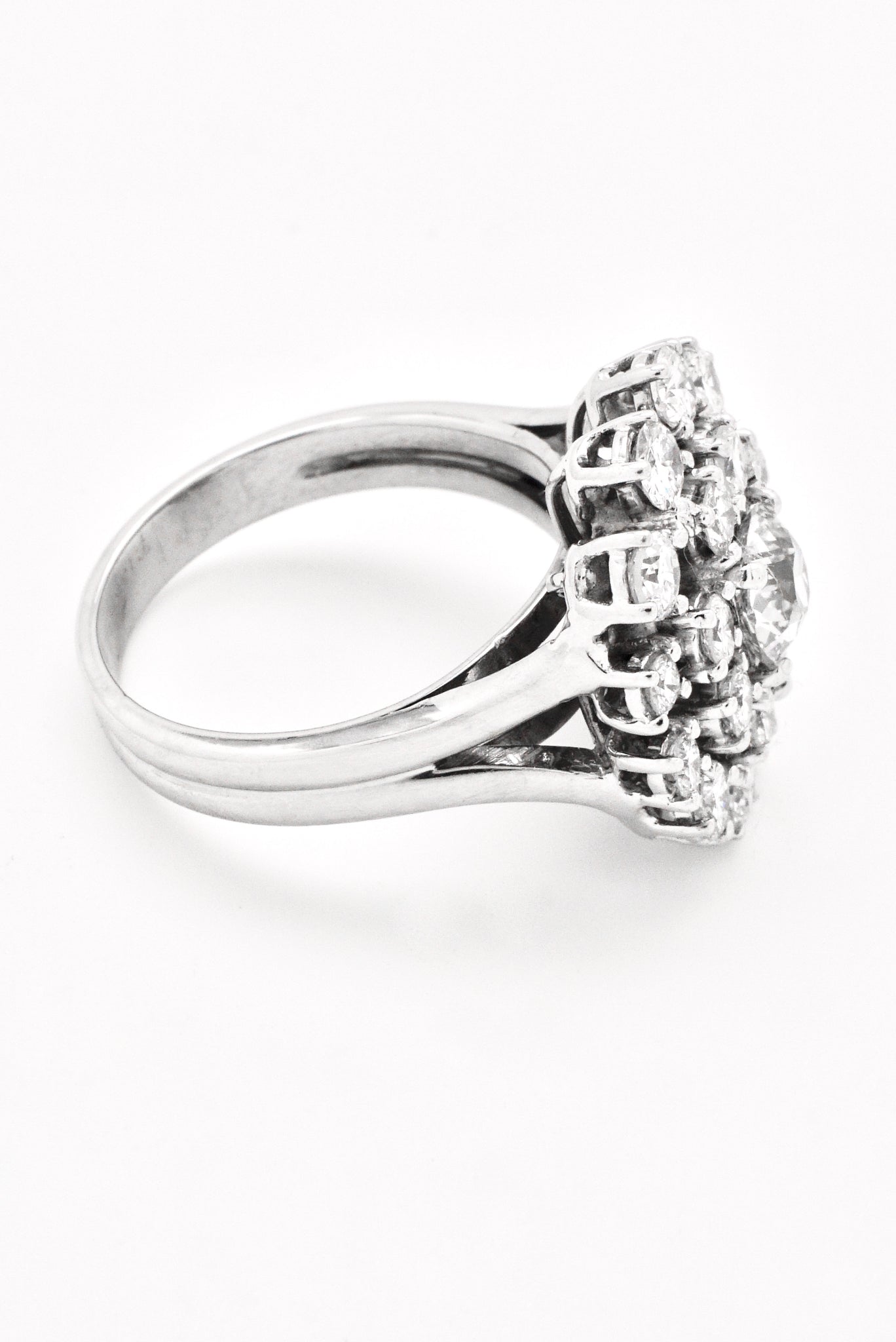 Vintage Diamond Diamond Cluster Ring