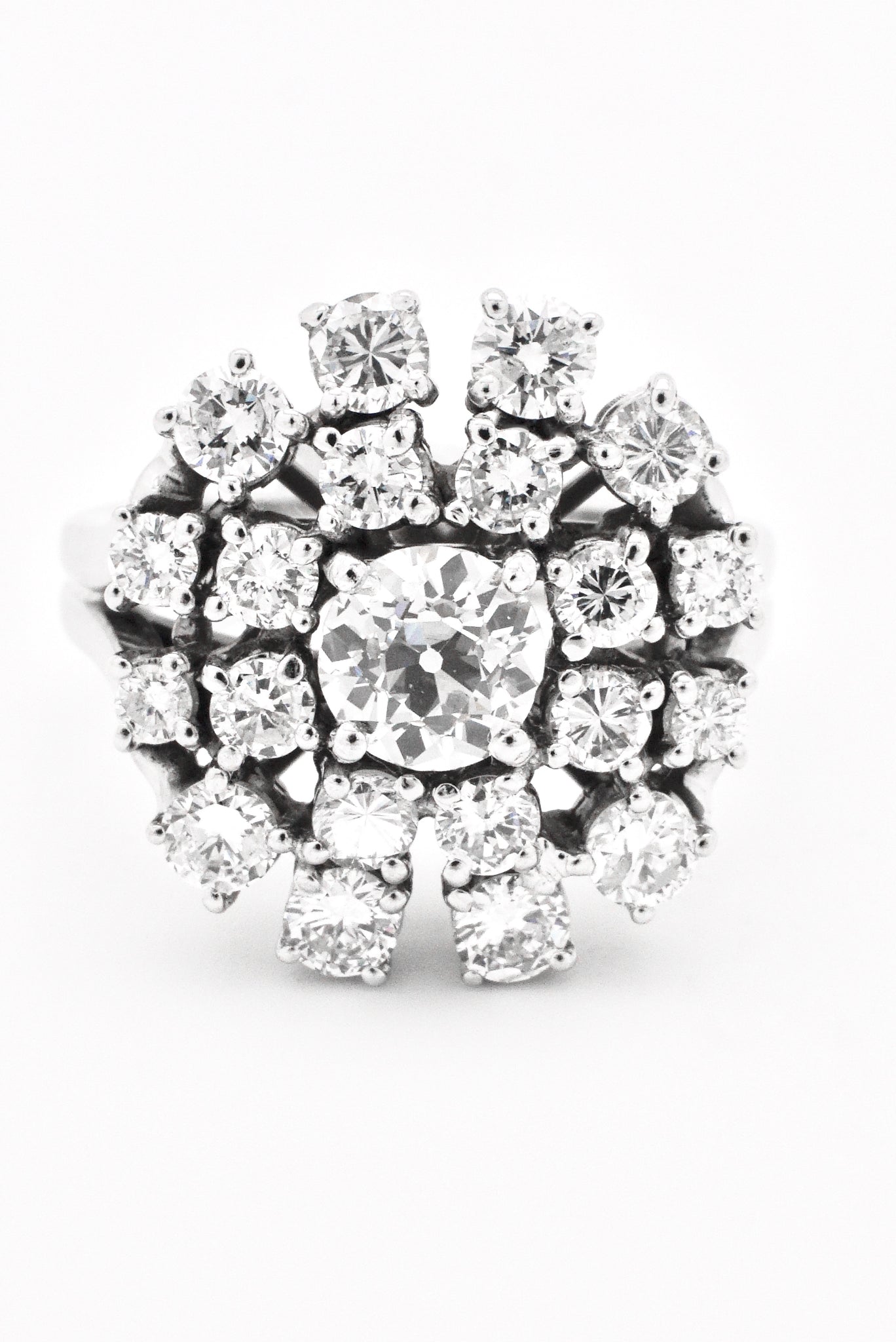 Vintage Diamond Diamond Cluster Ring