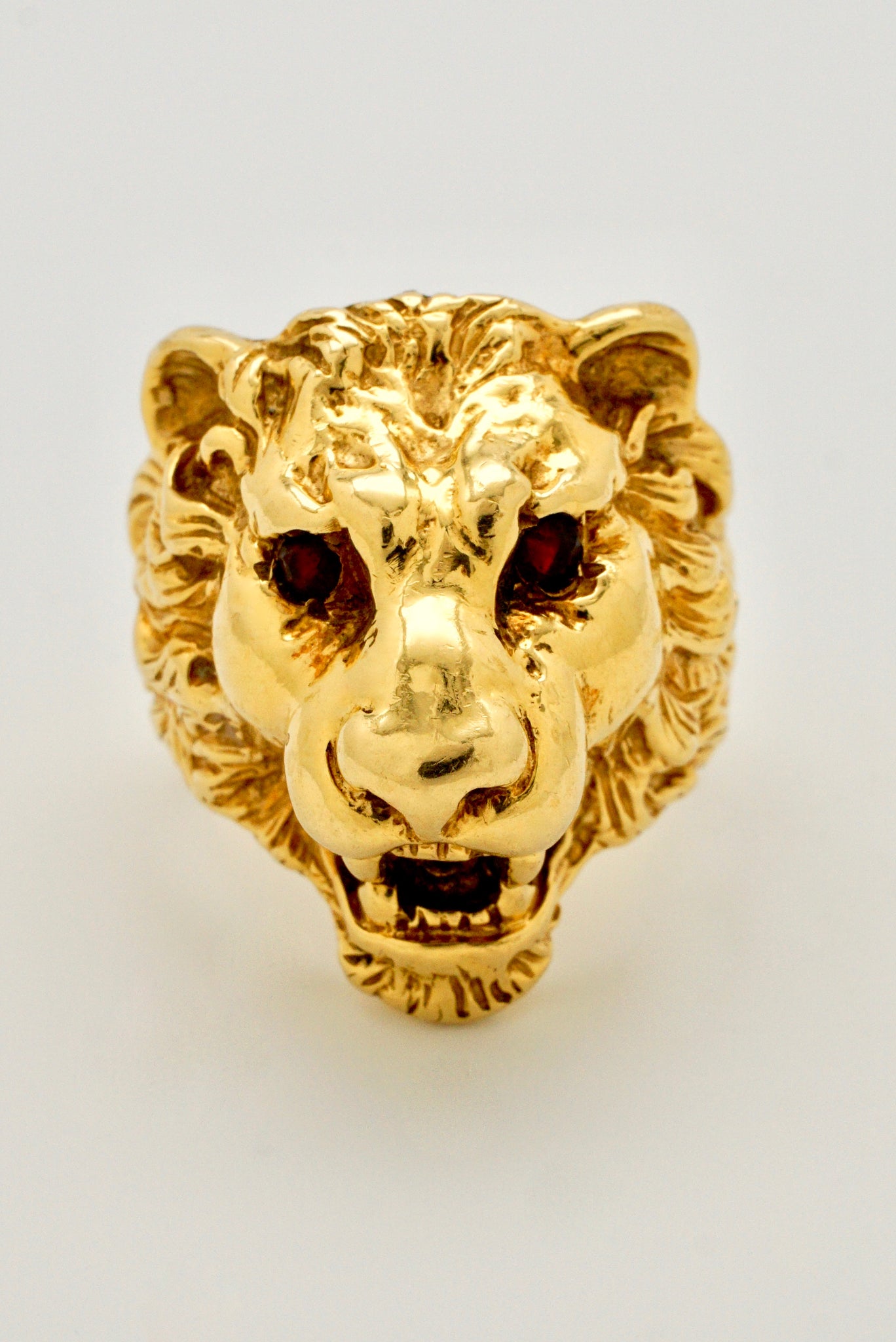 Vintage 18k Gold and Garnet Lion Head Ring - Italy