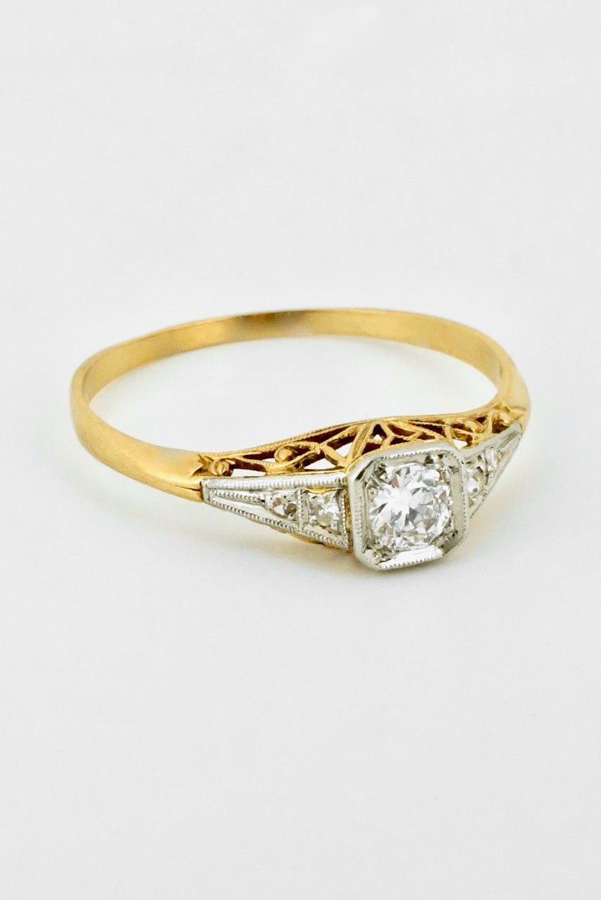 Vintage 18k Yellow Gold Diamond Ring 1940s