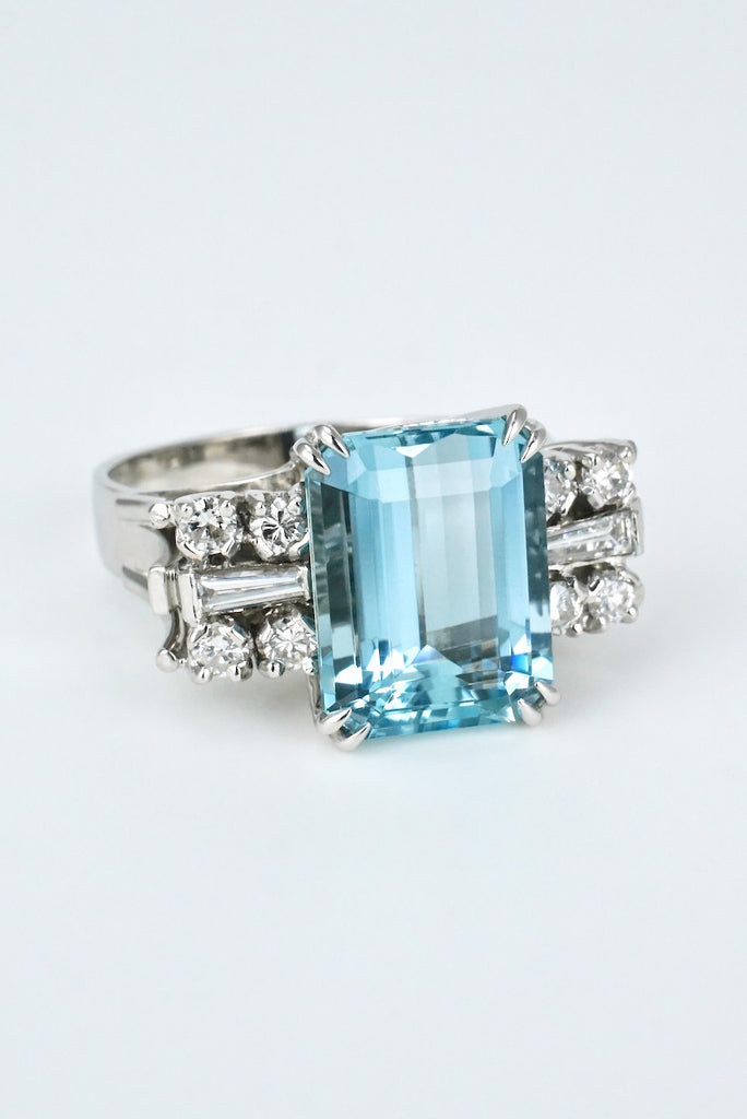 Vintage 18k White Gold Aquamarine Diamond Ring 1960s