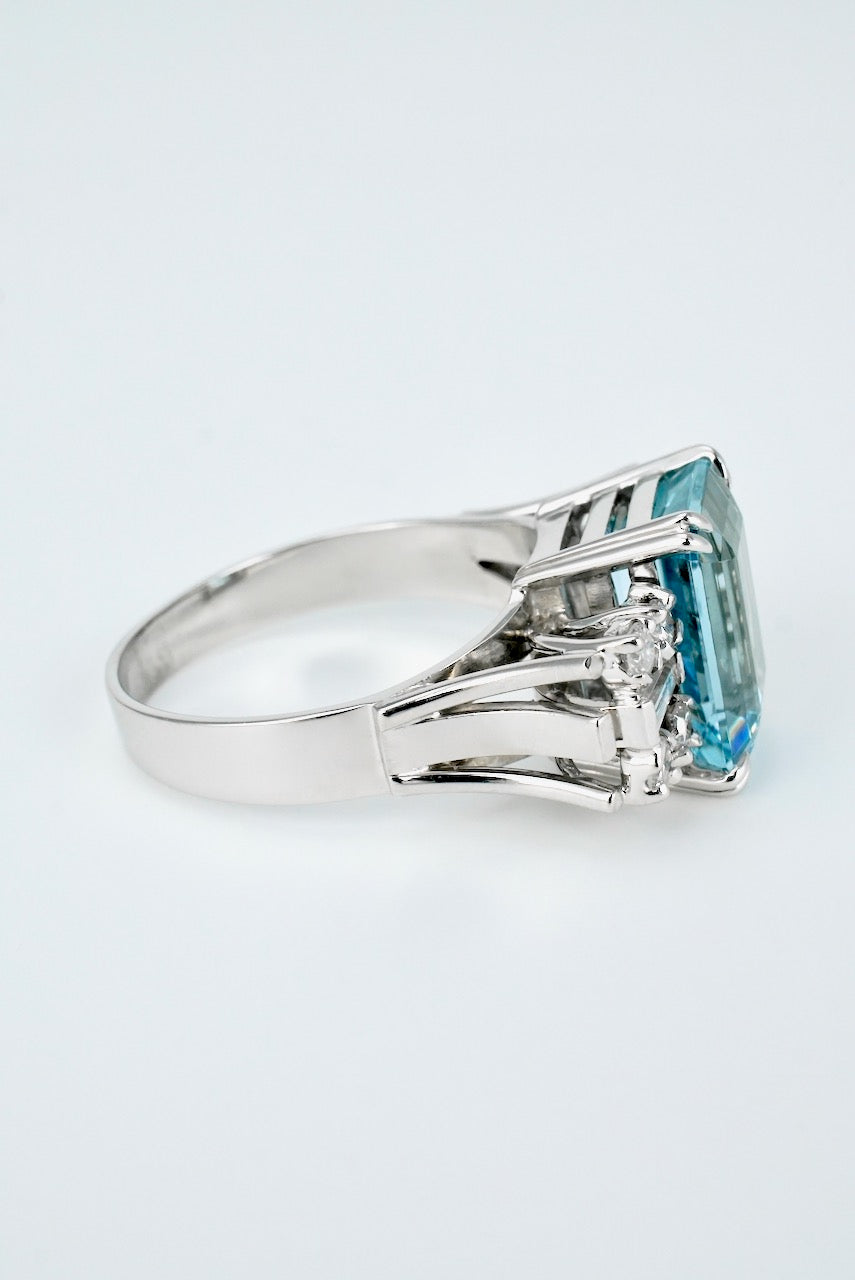Vintage 18k White Gold Aquamarine Diamond Ring 1960s