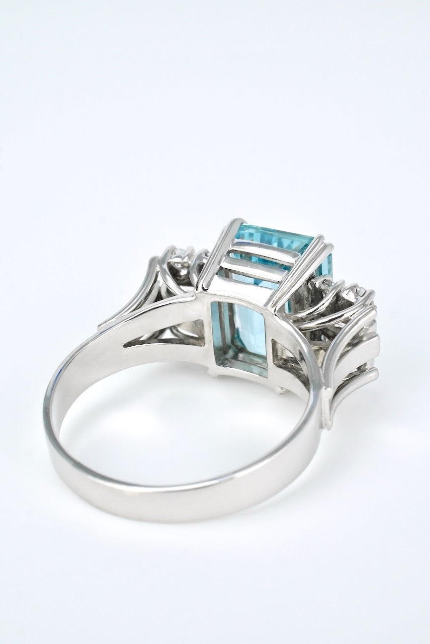 Vintage 18k White Gold Aquamarine Diamond Ring 1960s