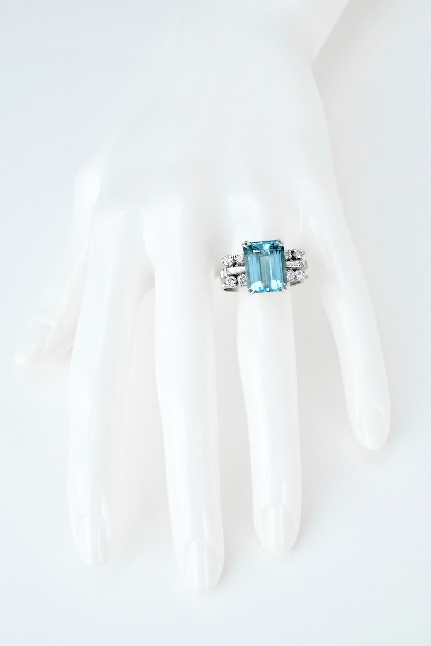Vintage 18k White Gold Aquamarine Diamond Ring 1960s