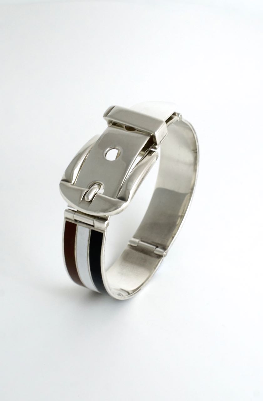 Sold at Auction: A VINTAGE GUCCI BRACELET WATCH SILVER-COLOR