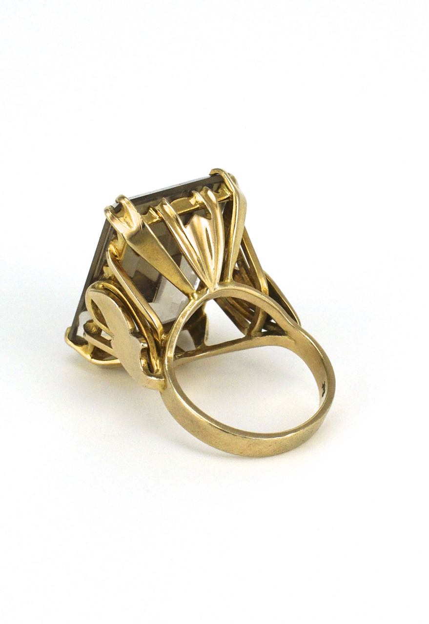 Vintage 9k yellow gold smoky quartz cocktail ring
