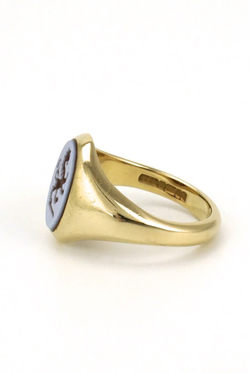 9k yellow gold lion intaglio carnelian signet ring - 1980s