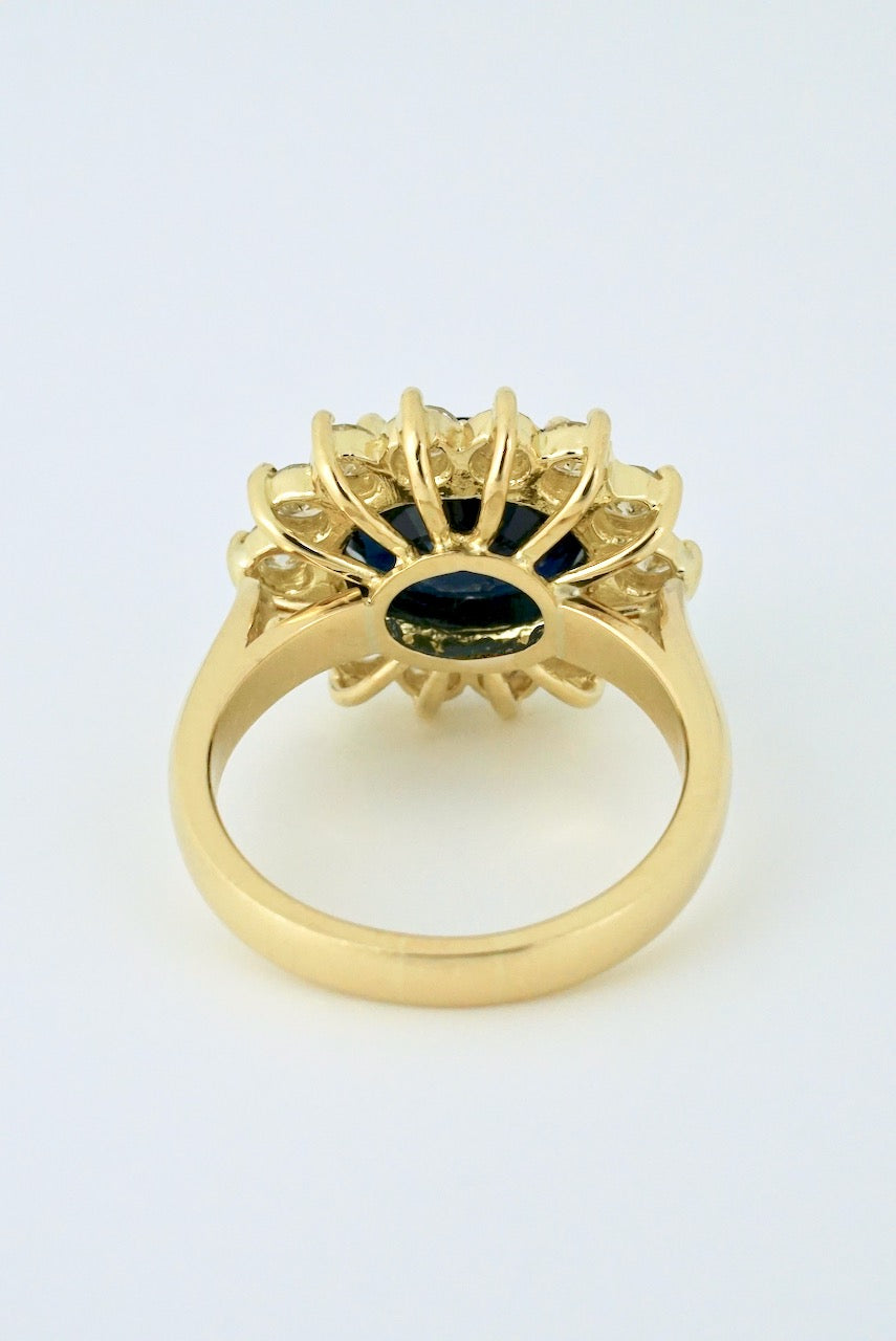 Vintage 18k Yellow Gold Diamond Sapphire Cluster Ring