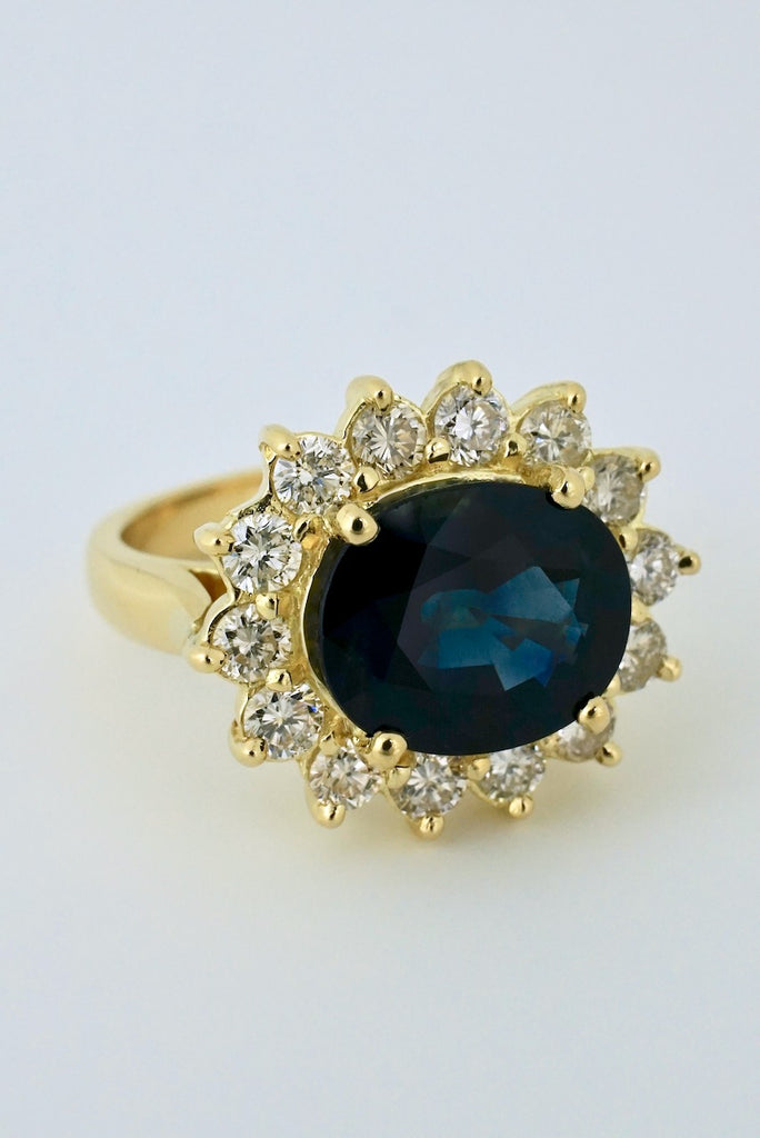 Vintage 18k Yellow Gold Diamond Sapphire Cluster Ring
