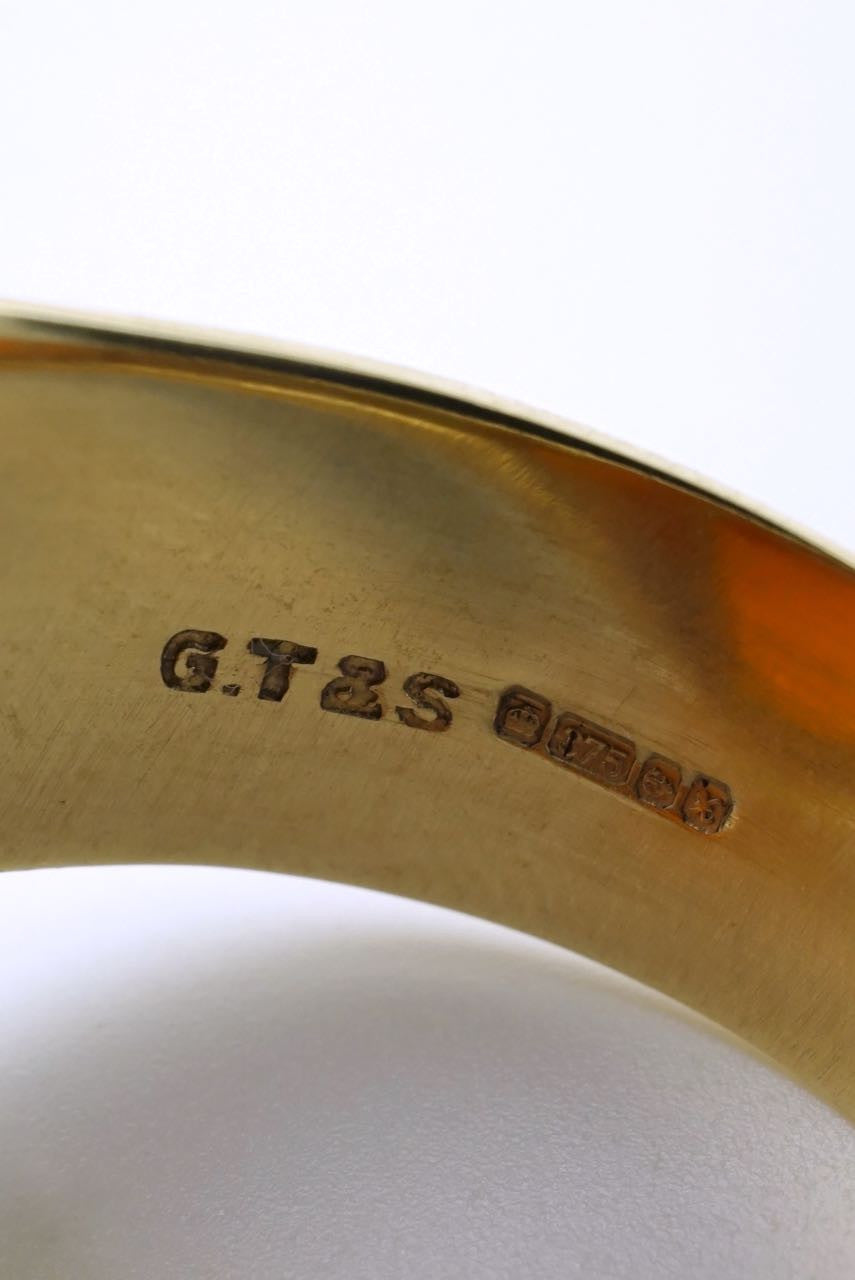 English 9k yellow gold carnelian intaglio seal ring