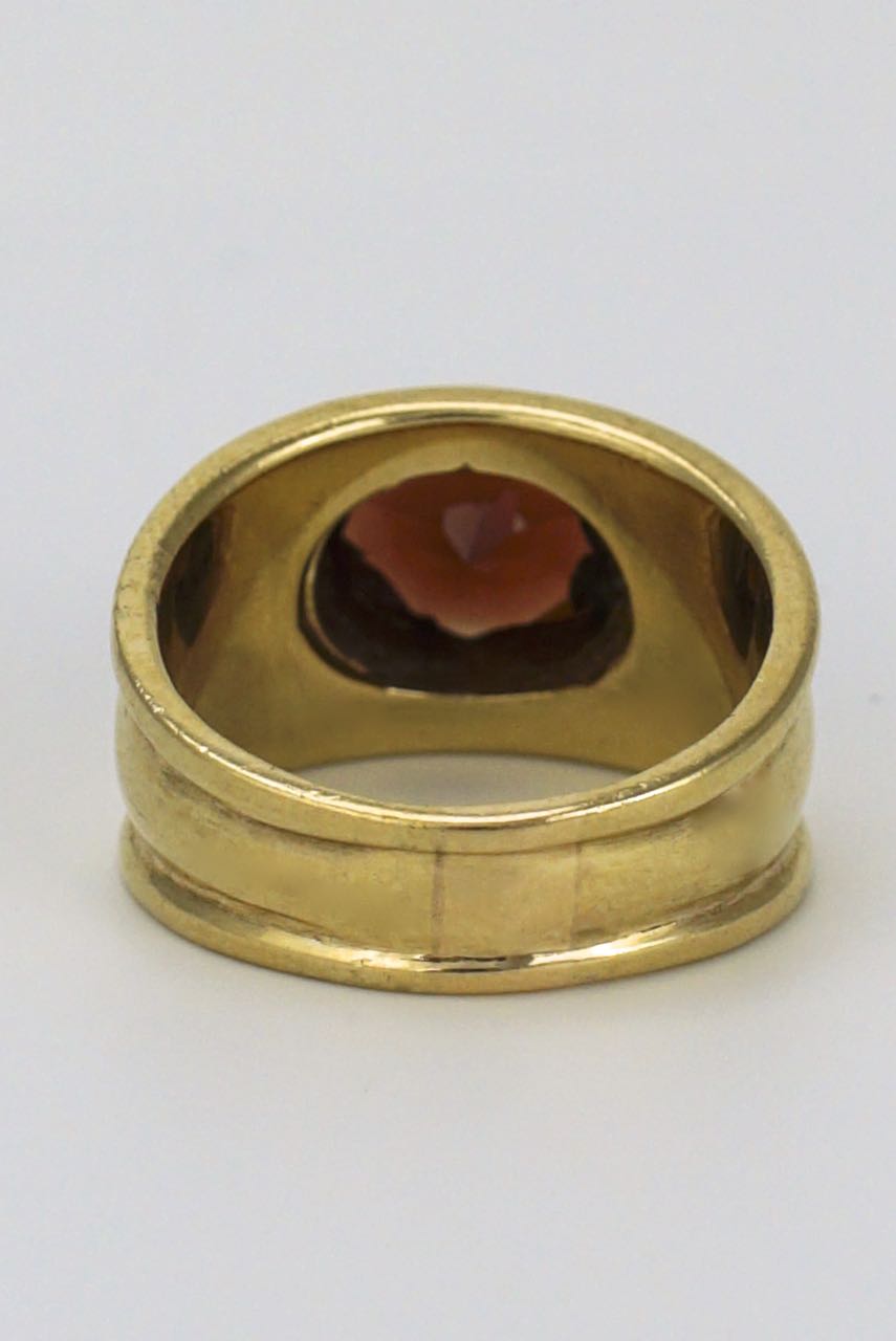 Vintage 9k yellow gold garnet wide band ring