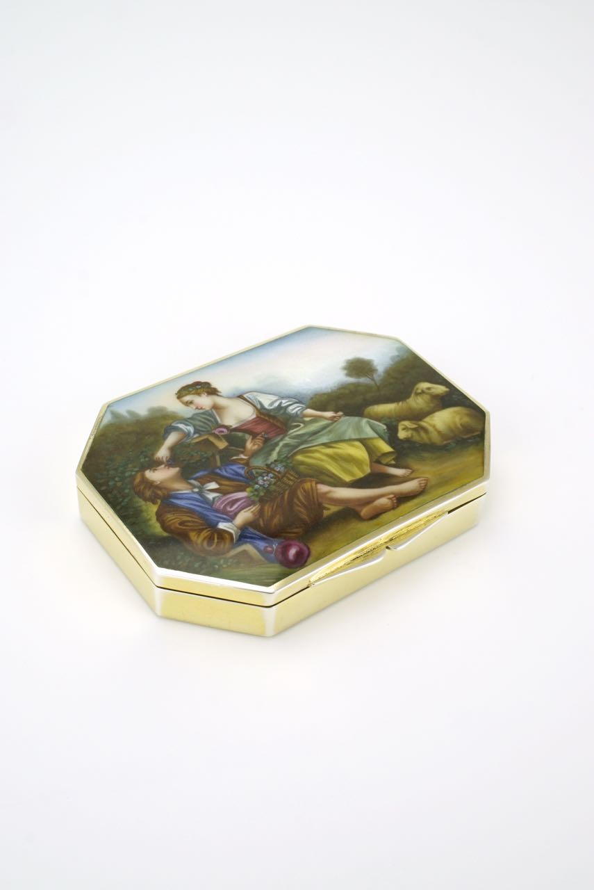 Swiss silver fine enamel courting couple case box 1930s