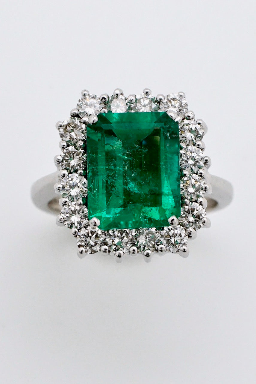 Vintage 18k White Gold Emerald and Diamond Ring
