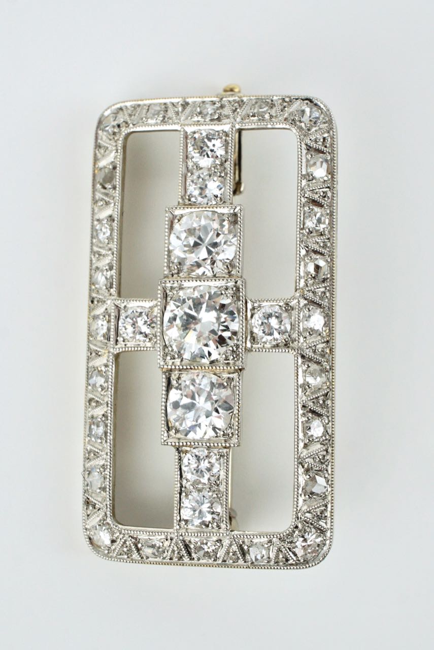Antique Art Deco Platinum and 18 Karat White Gold Diamond Brooch Pin 1920s