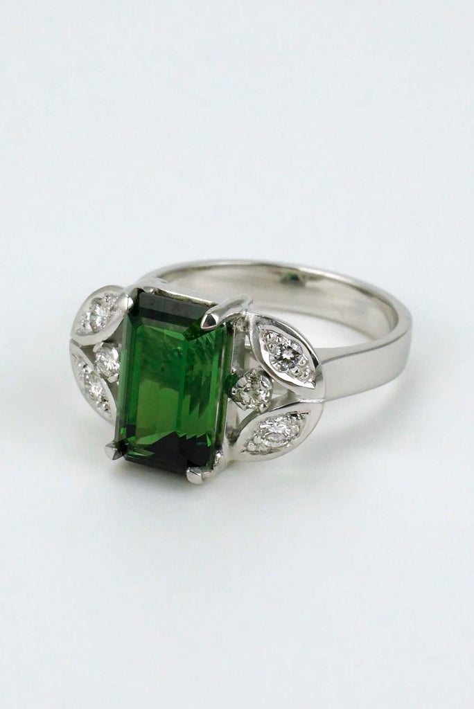 Vintage 18k White Gold Green Tourmaline Diamond Ring 1960s