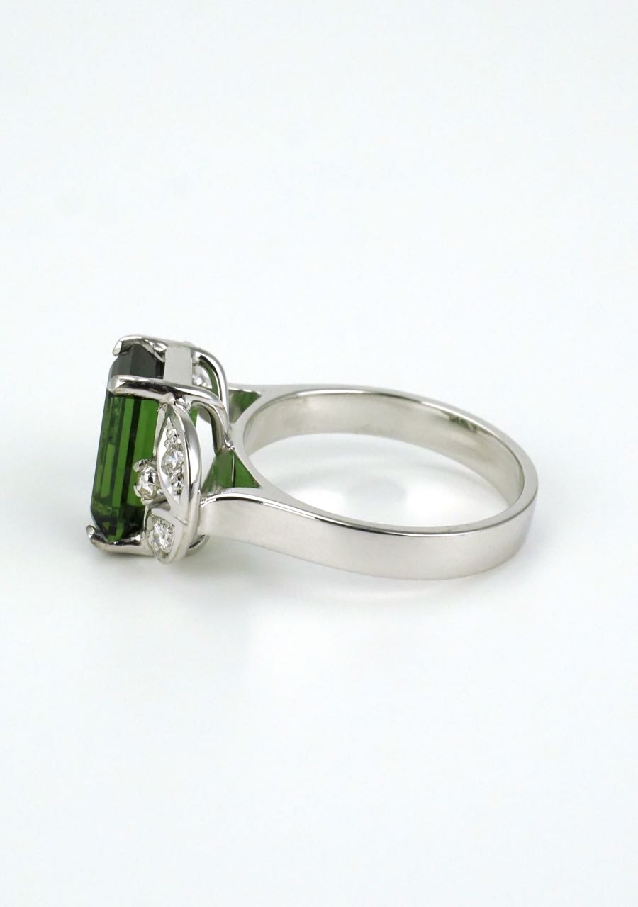 Vintage 18k White Gold Green Tourmaline Diamond Ring 1960s