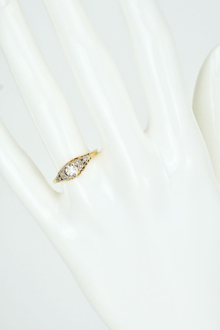 Yellow gold diamond heart ring deals