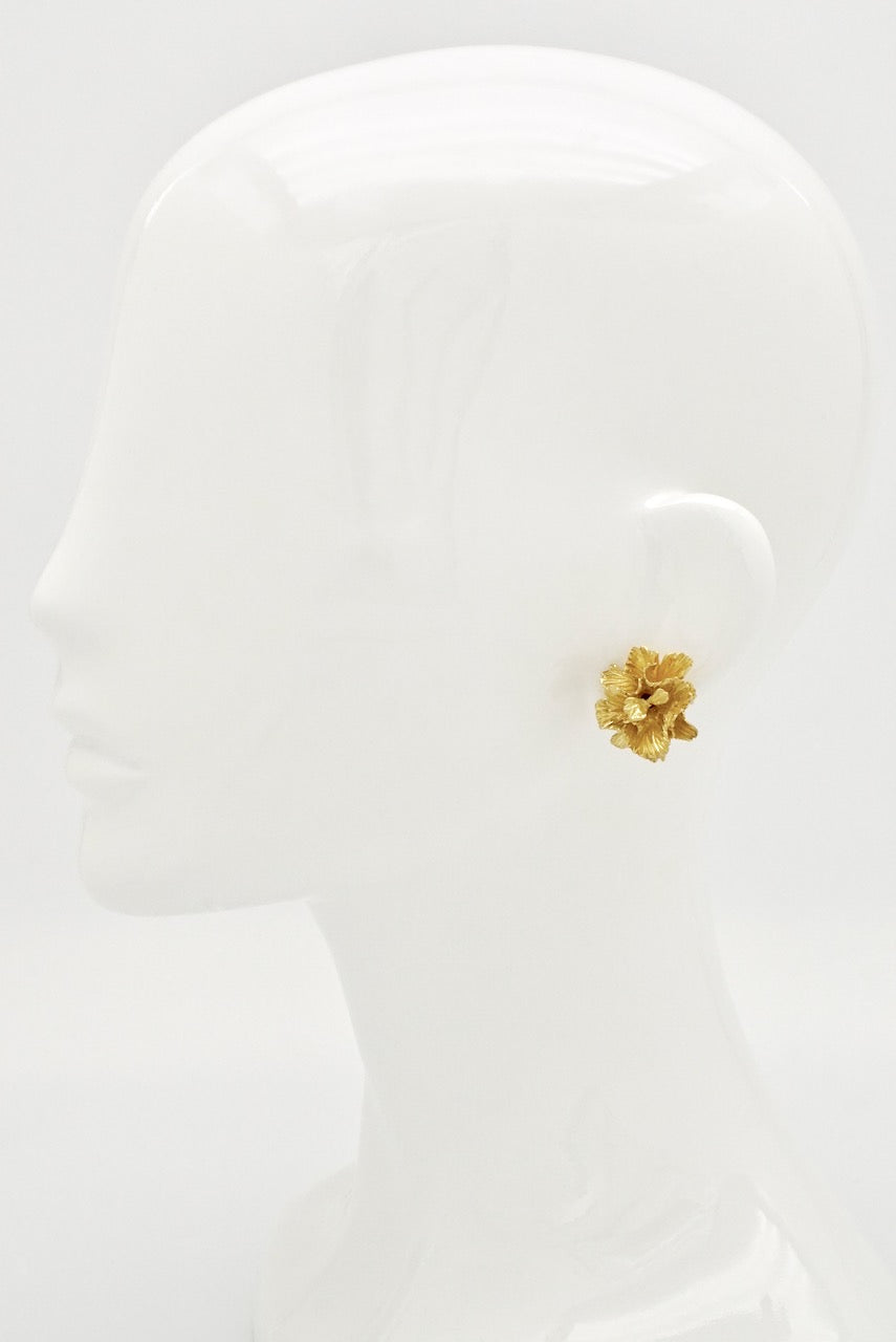 Vintage 18k Yellow Gold Textured Flower Ruffle Clip Earrings 1970s