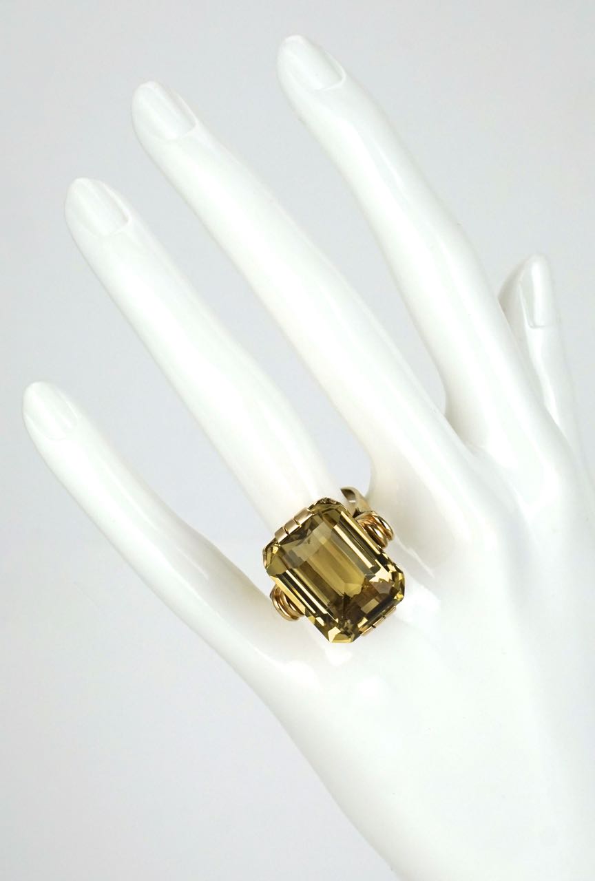9k gold smoky quartz Art Deco style ring 1960s
