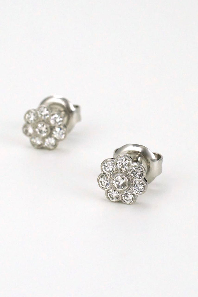 Vintage 18k White Gold Diamond Daisy Cluster Stud Earrings