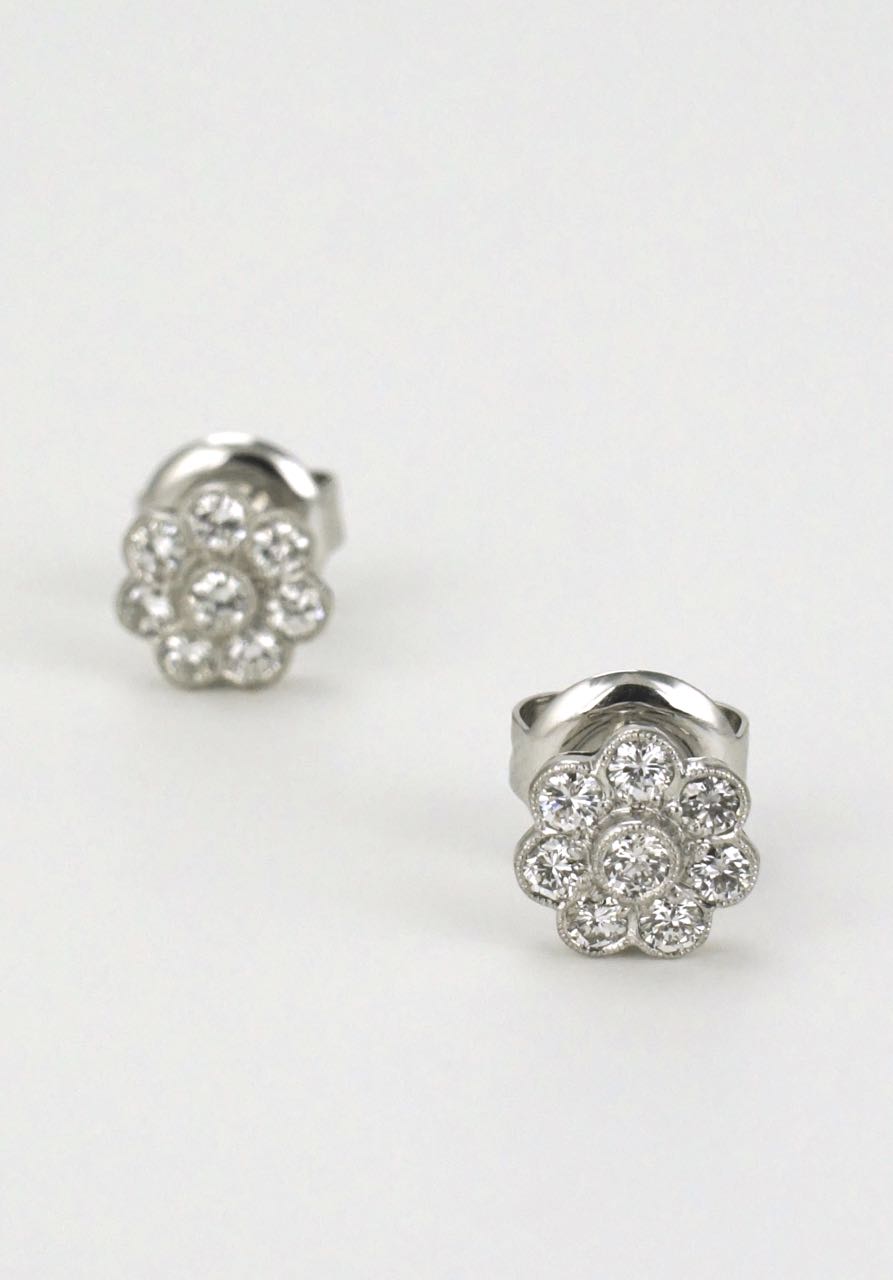 Vintage 18k White Gold Diamond Daisy Cluster Stud Earrings