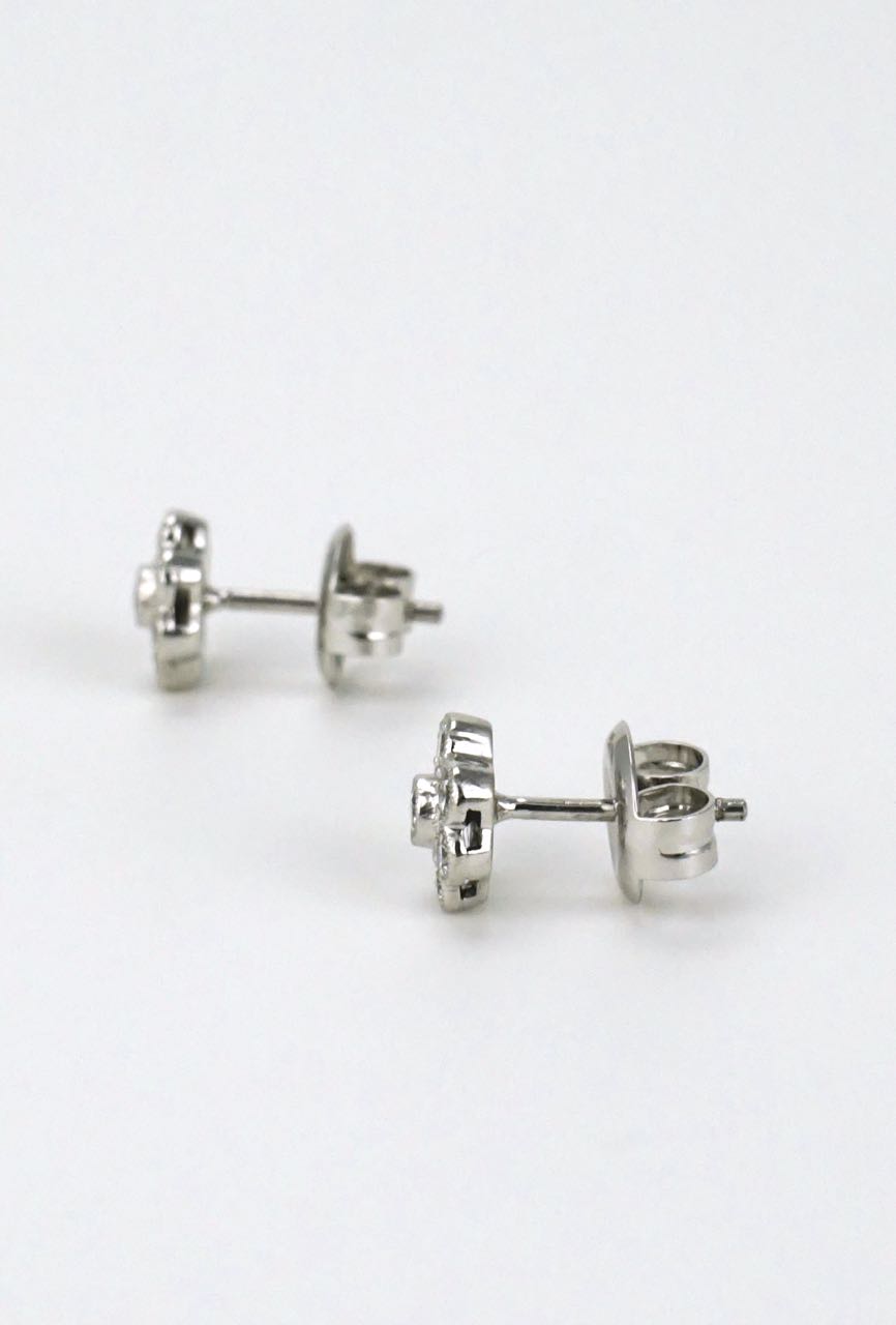 Vintage 18k White Gold Diamond Daisy Cluster Stud Earrings