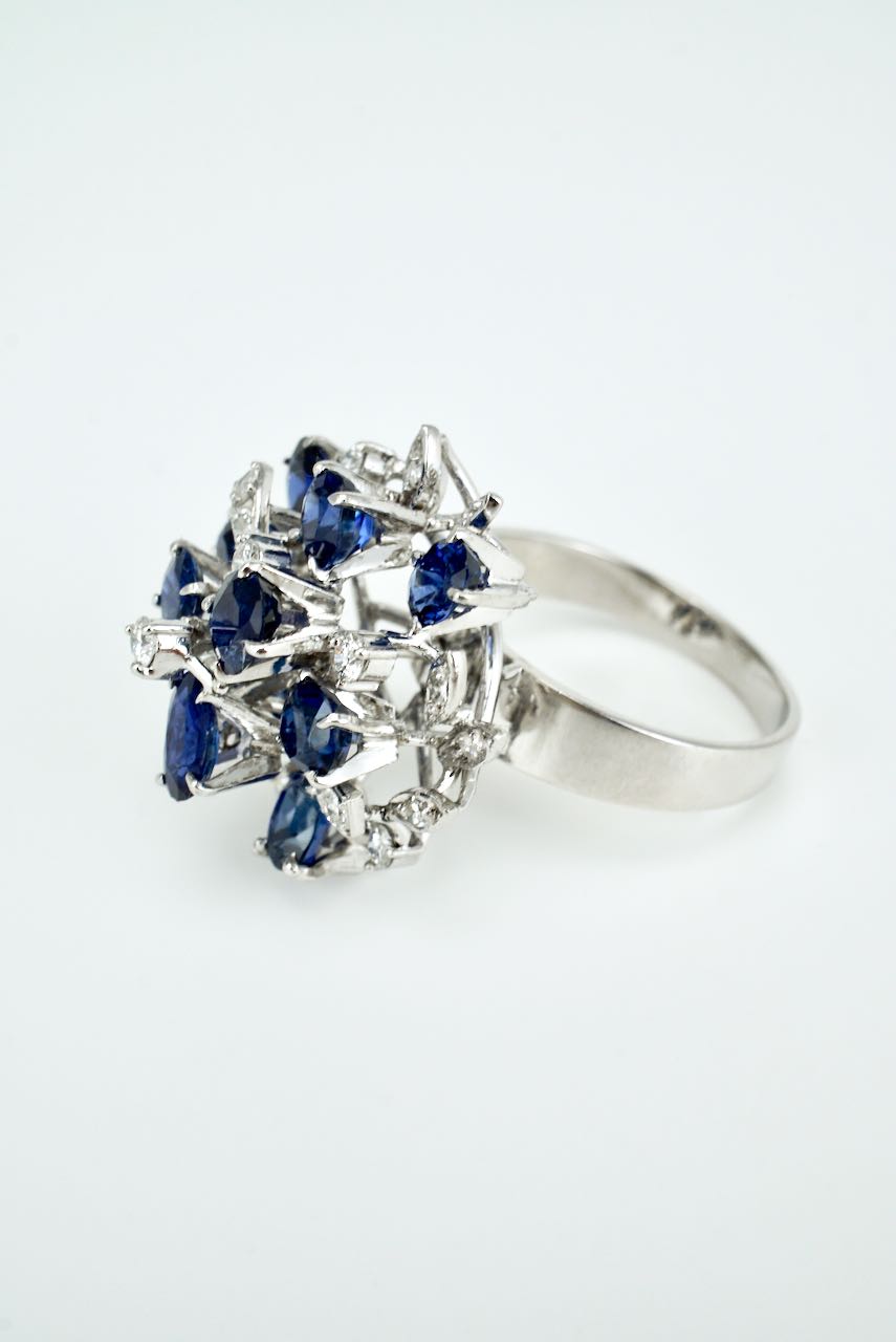 Vintage 18K White Gold Sapphire and Diamond Cluster Ring 1970s