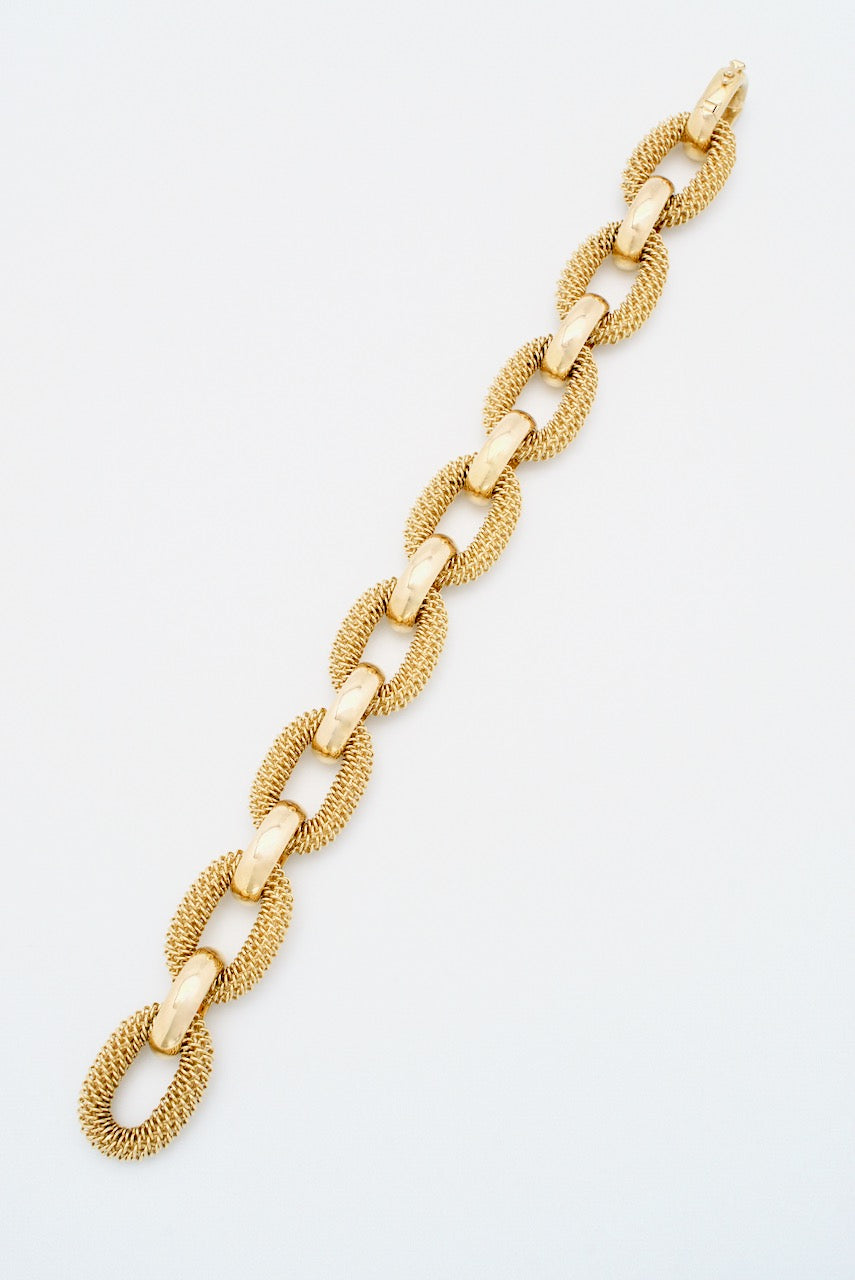 Italian Vintage 18k Yellow Gold Textured Mesh Oval Link Bracelet 1970s