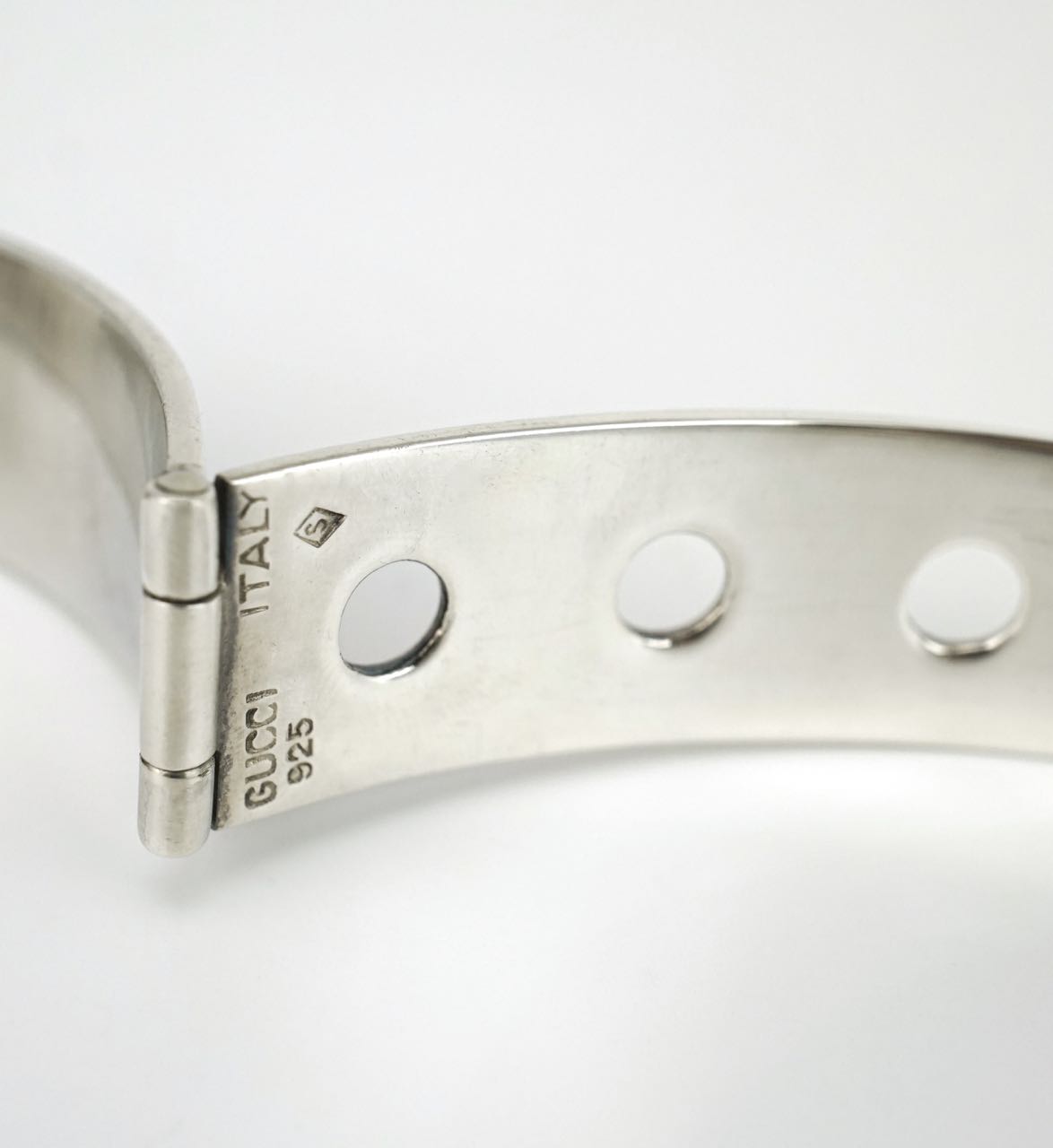 Gucci silver green and red enamel belt buckle bracelet