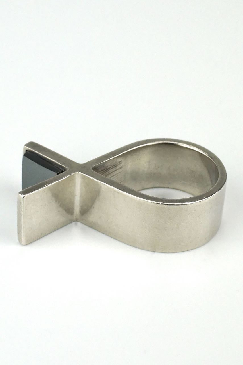Moltke silver and hematite X shape ring