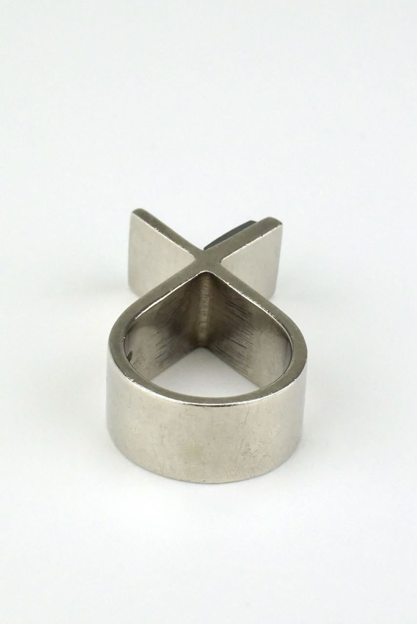 Moltke silver and hematite X shape ring