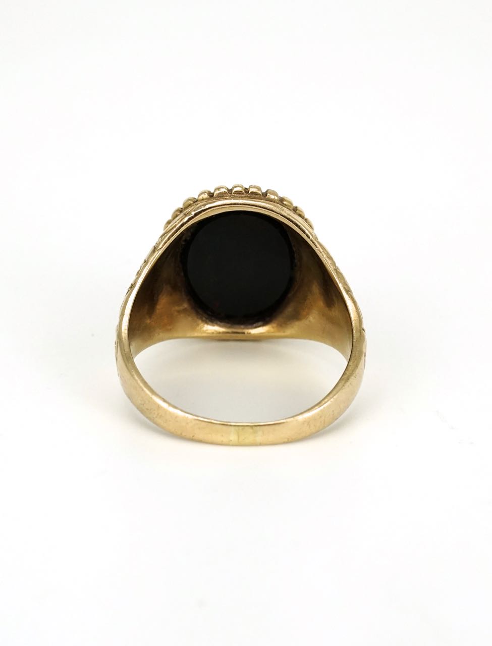 Men's oval 9k gold bloodstone signet ring 1970s