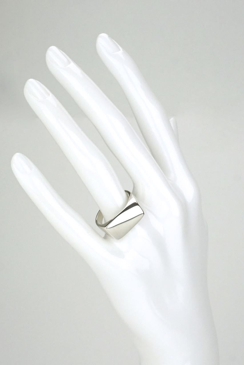 Georg Jensen "Plaza" silver ring - design 141 Henning Koppel