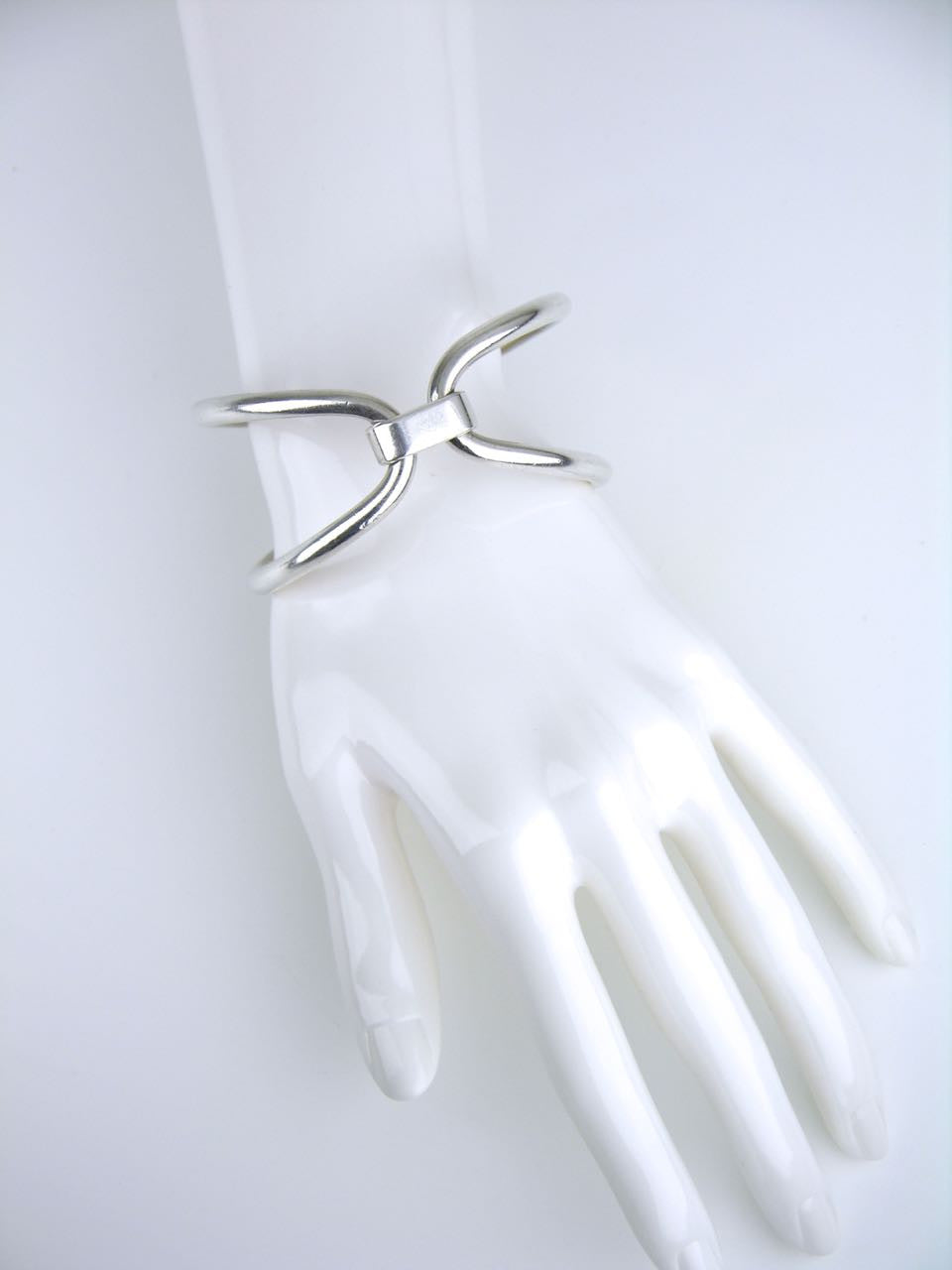 Gucci 1960's silver double loop bracelet
