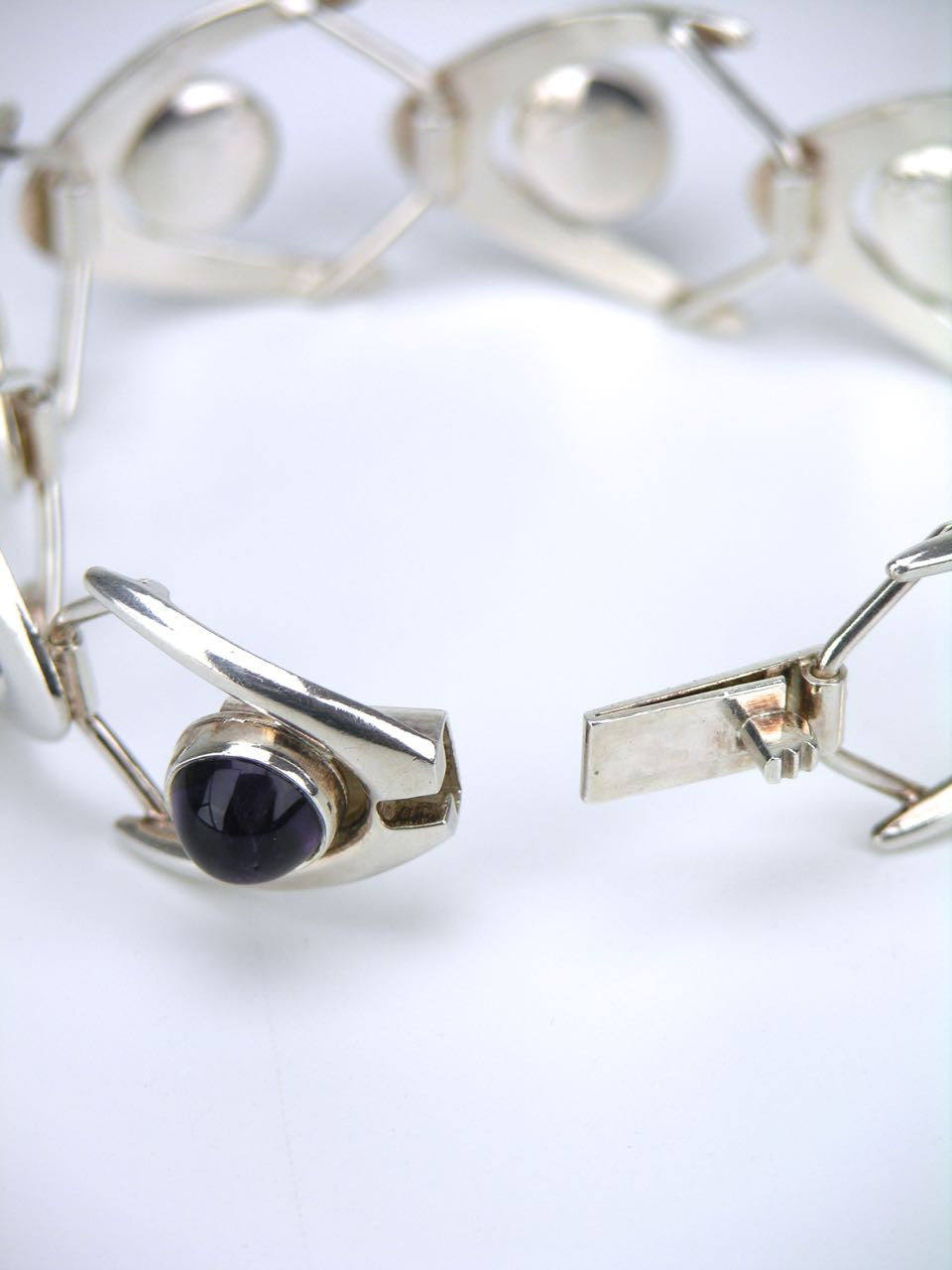 Arne Johansen silver and amethyst wishbone bracelet
