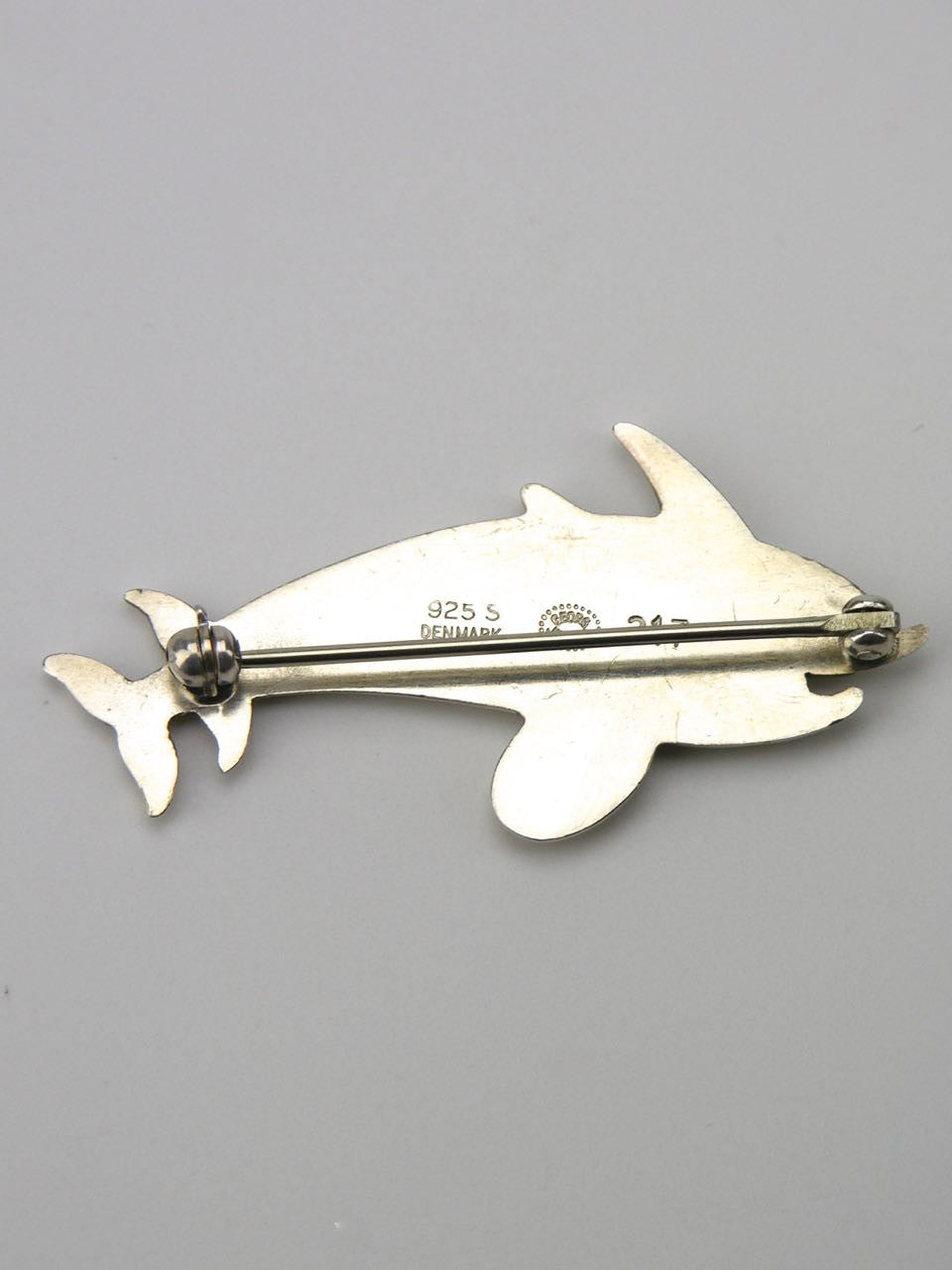 double silver leaping 317 – design Georg brooch dolphin antiques-art-design Jensen -