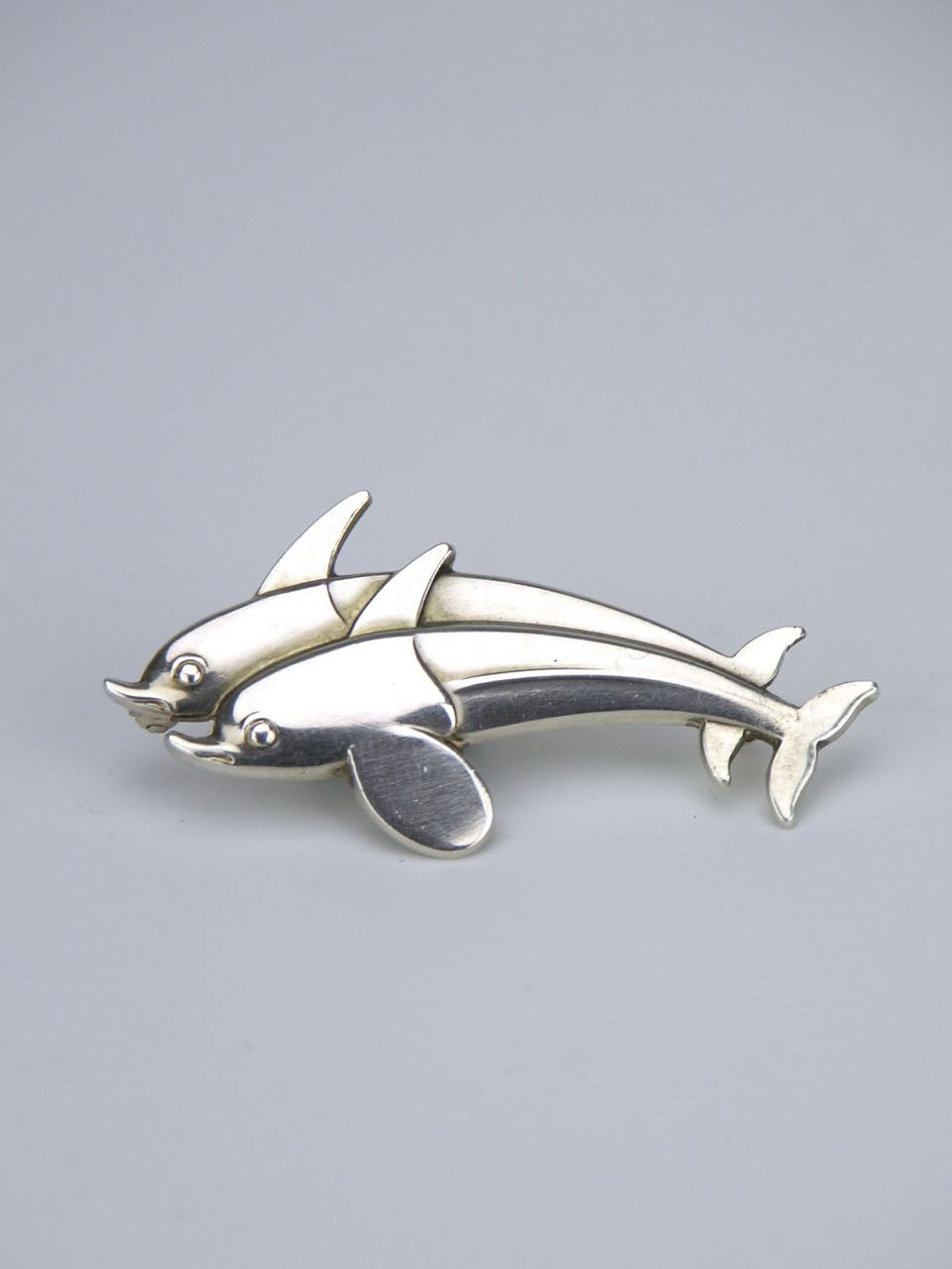 leaping – Jensen - brooch 317 Georg design dolphin double silver antiques-art-design
