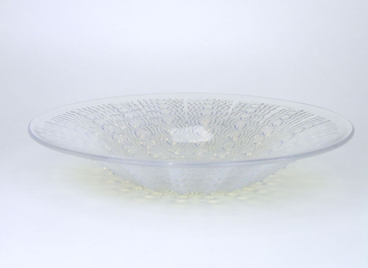 Lalique Oursins opalescent bowl