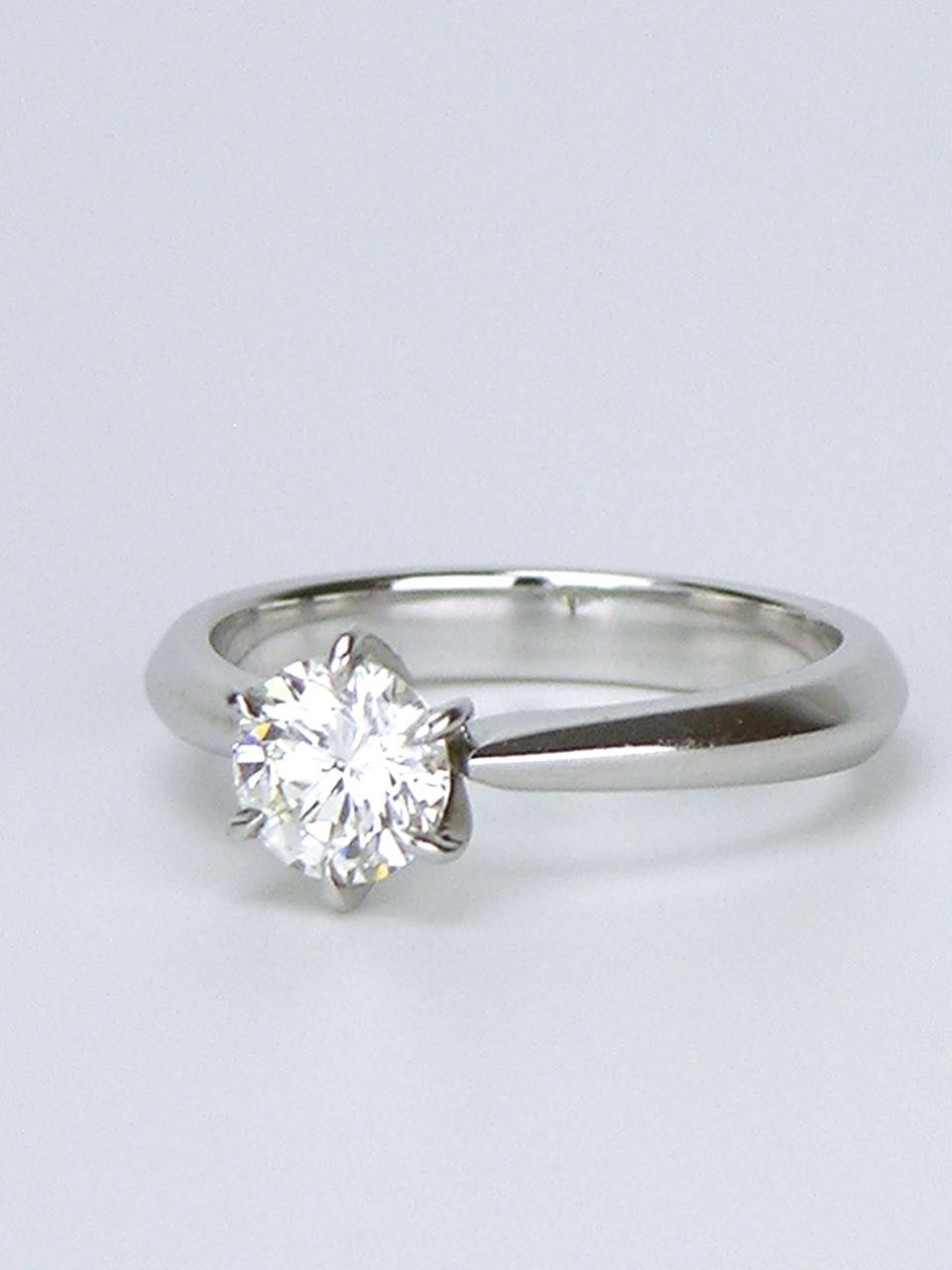 18k White Gold Diamond Solitaire Ring