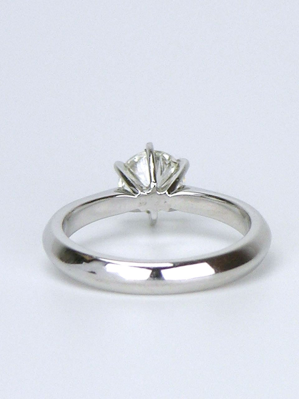 18k White Gold Diamond Solitaire Ring