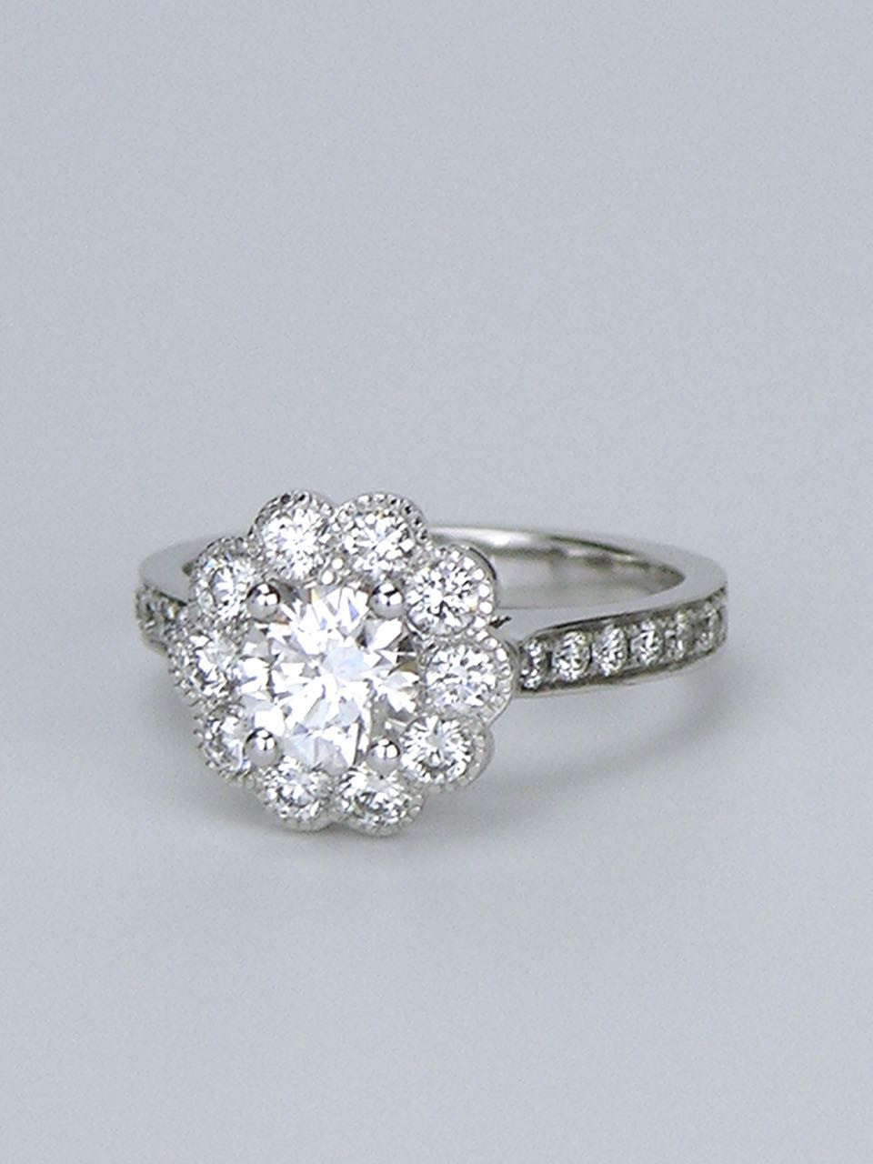 18k white gold cluster daisy diamond ring
