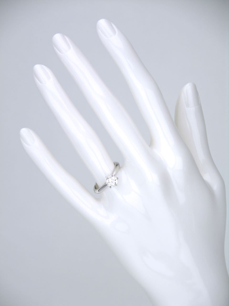 18k White Gold Diamond Solitaire Ring
