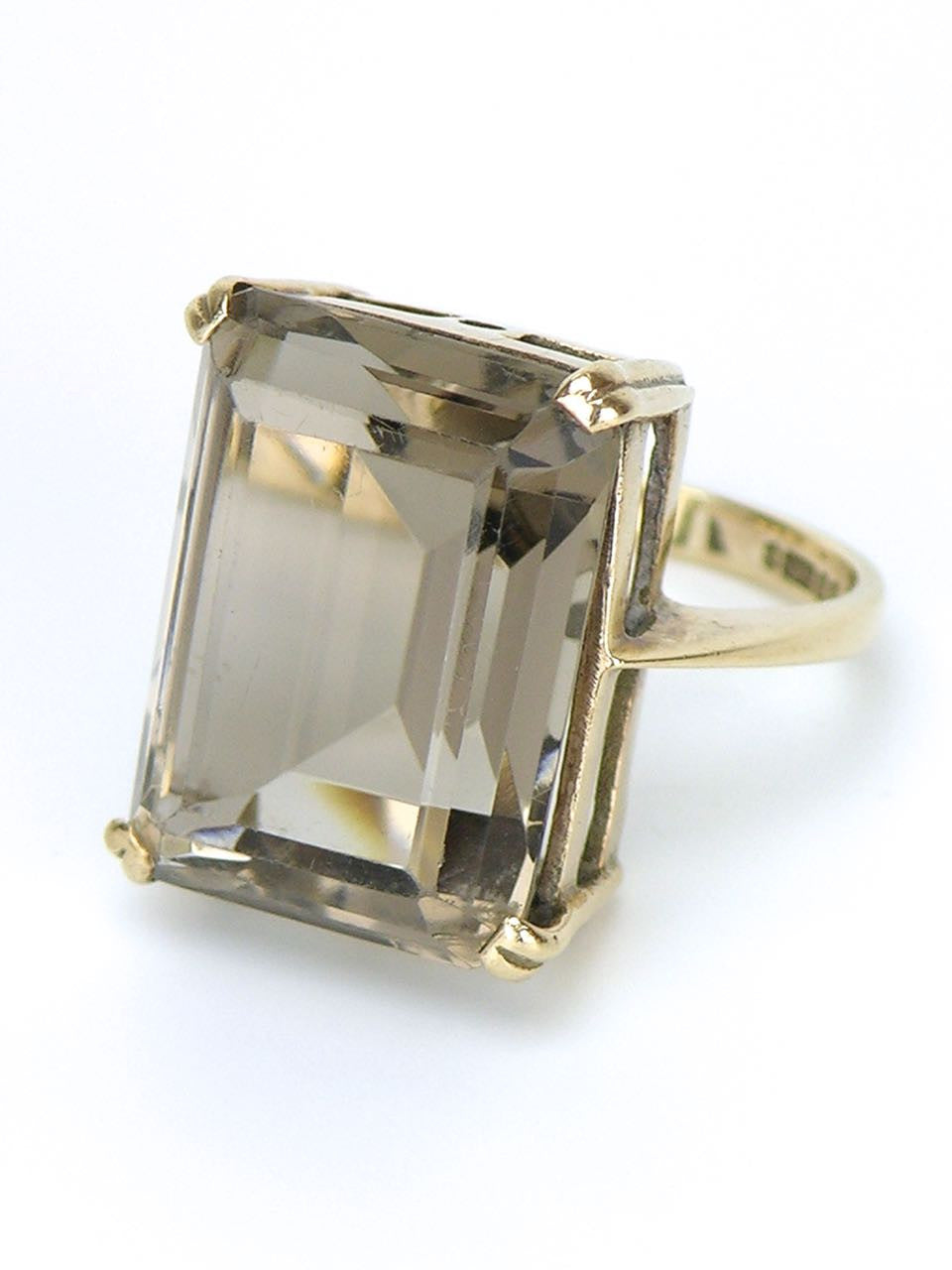 9k yellow gold smoky quartz cocktail ring