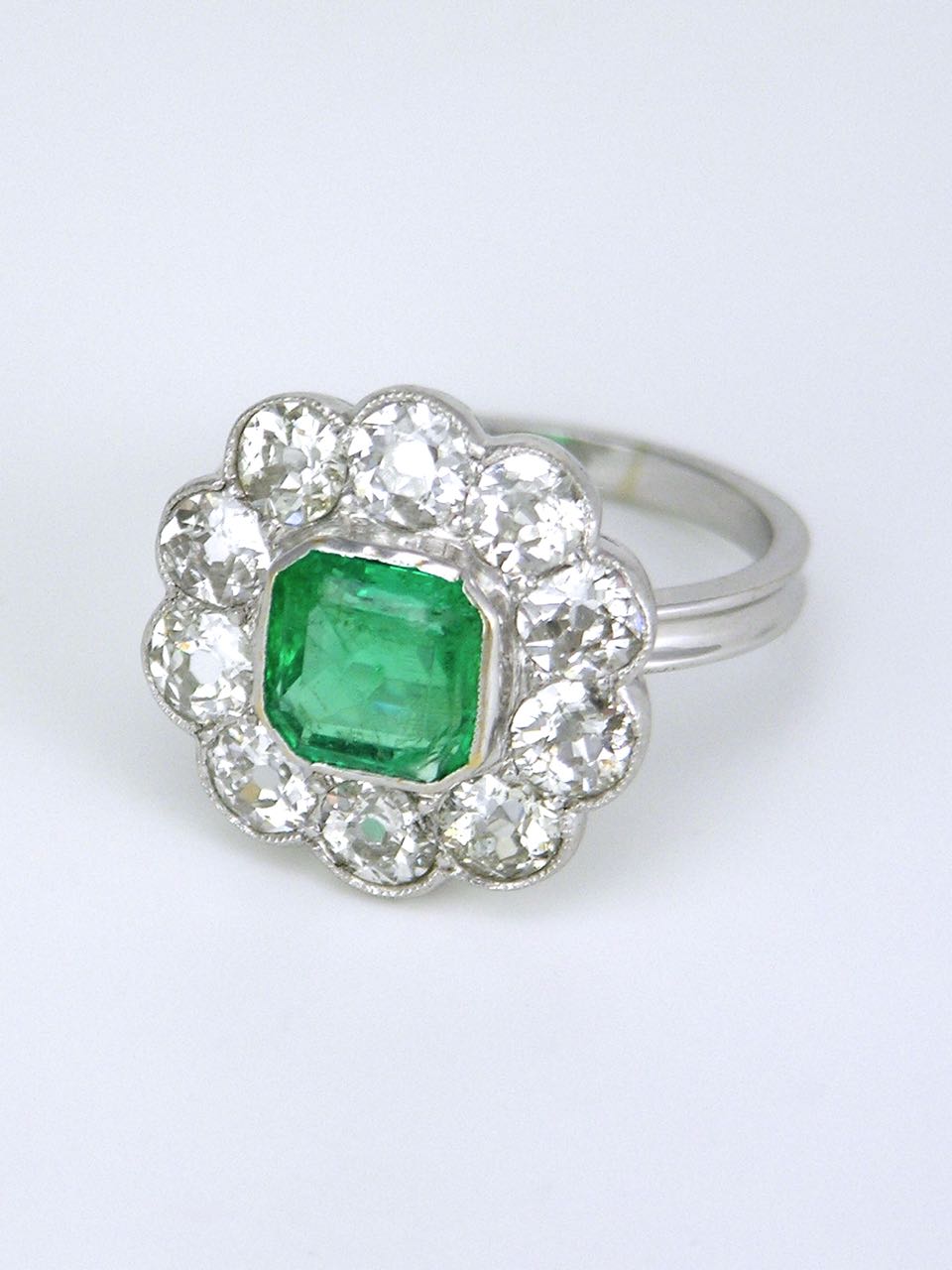 Vintage 18k White Gold Emerald and Diamond Cluster Ring 1940s